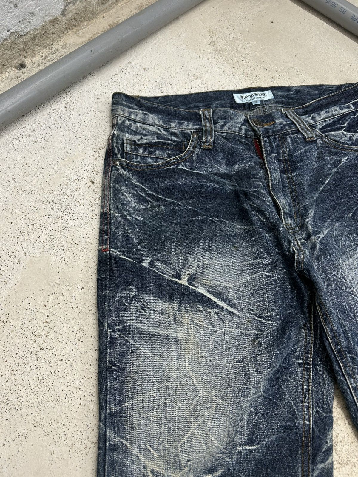 Tornado Mart Lowbox Whiskered Distressed Straight Leg Denim Fade Wash Size US 31 - 9 Thumbnail