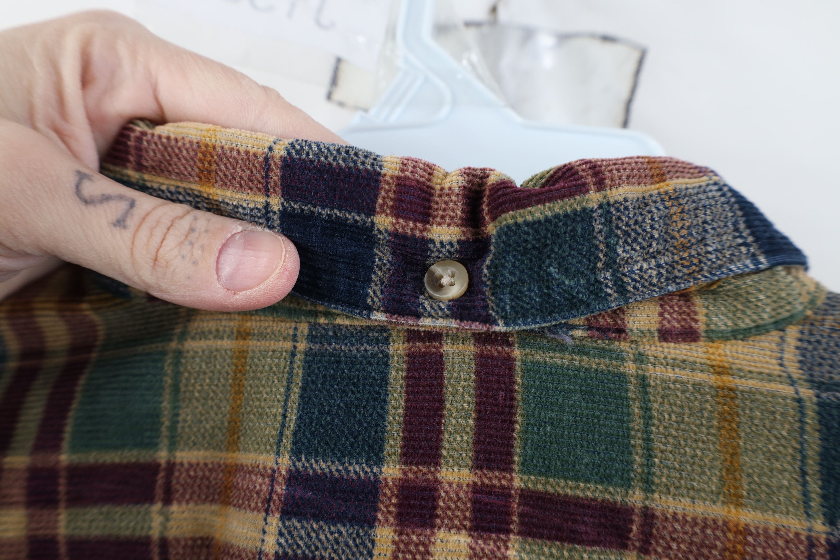 Vintage Vintage 90s Streetwear Rainbow Corduroy Button Down Shirt Size US L / EU 52-54 / 3 - 10 Thumbnail