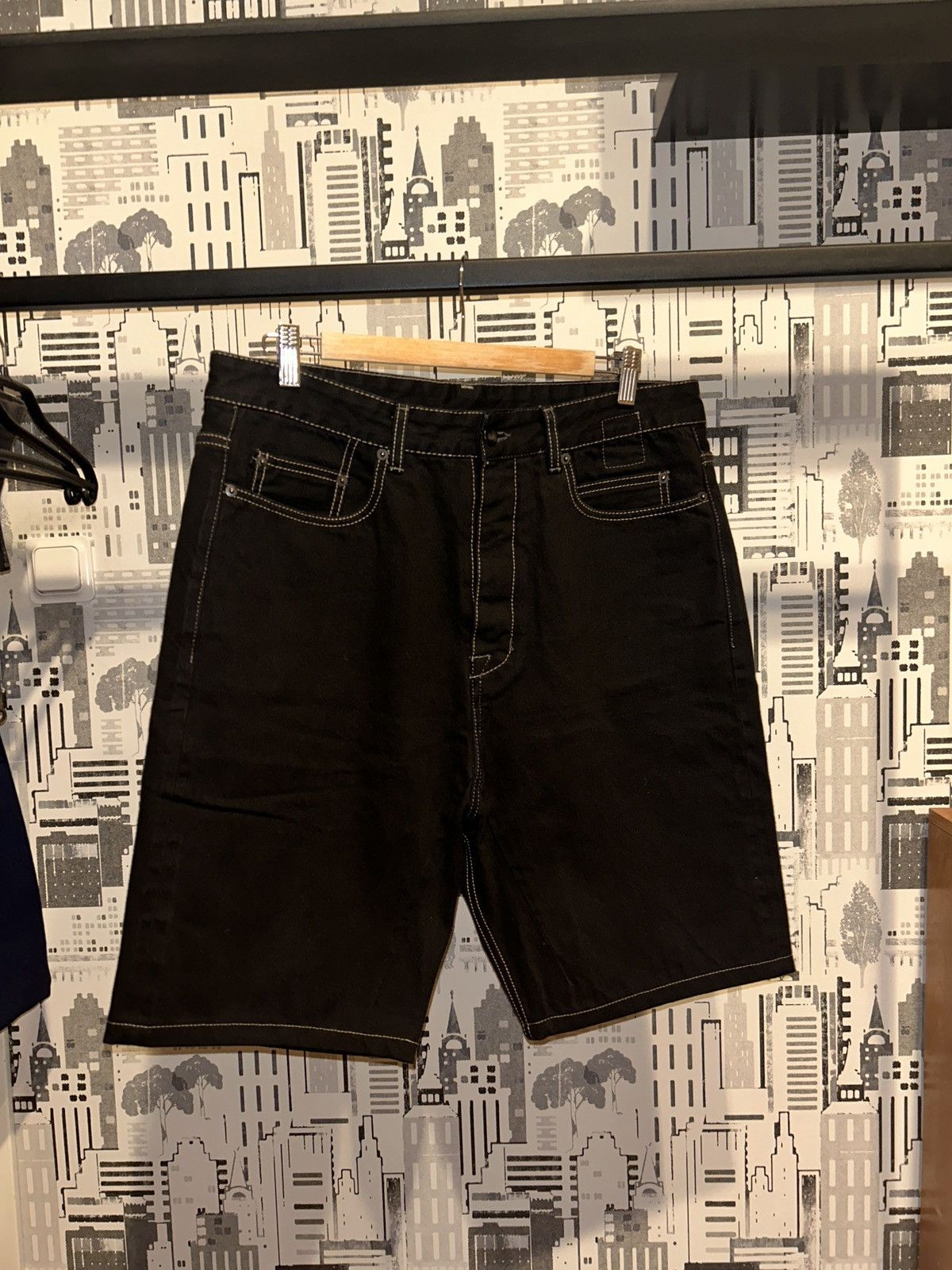 Rick Owens Drkshdw Rick Owens FW18 Collapse Cut Shorts Size US 34 / EU 50 - 2 Thumbnail