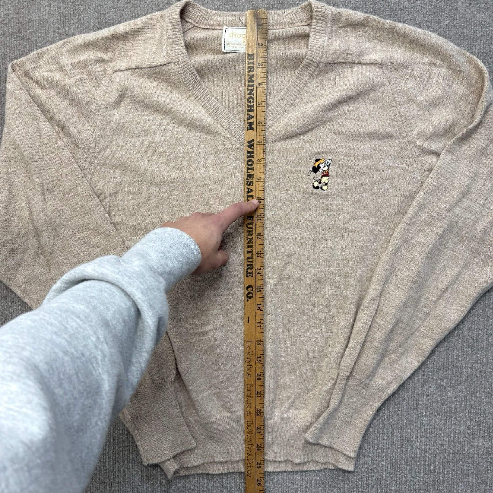 Vintage VINTAGE Disney Golf Mickey Mouse Knit V Neck Sweater USA Made M Orlon 70s Size US M / EU 48-50 / 2 - 5 Thumbnail