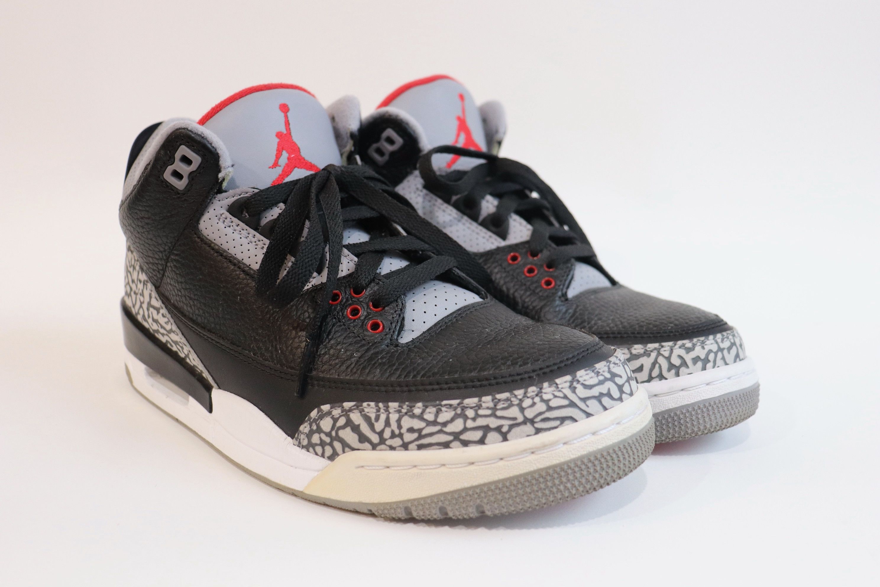 Jordan Brand Nike Air Jordan 3 Black Cement 2018 Retro Men's Sz.8 NDS Size US 8 / EU 41 - 2 Thumbnail