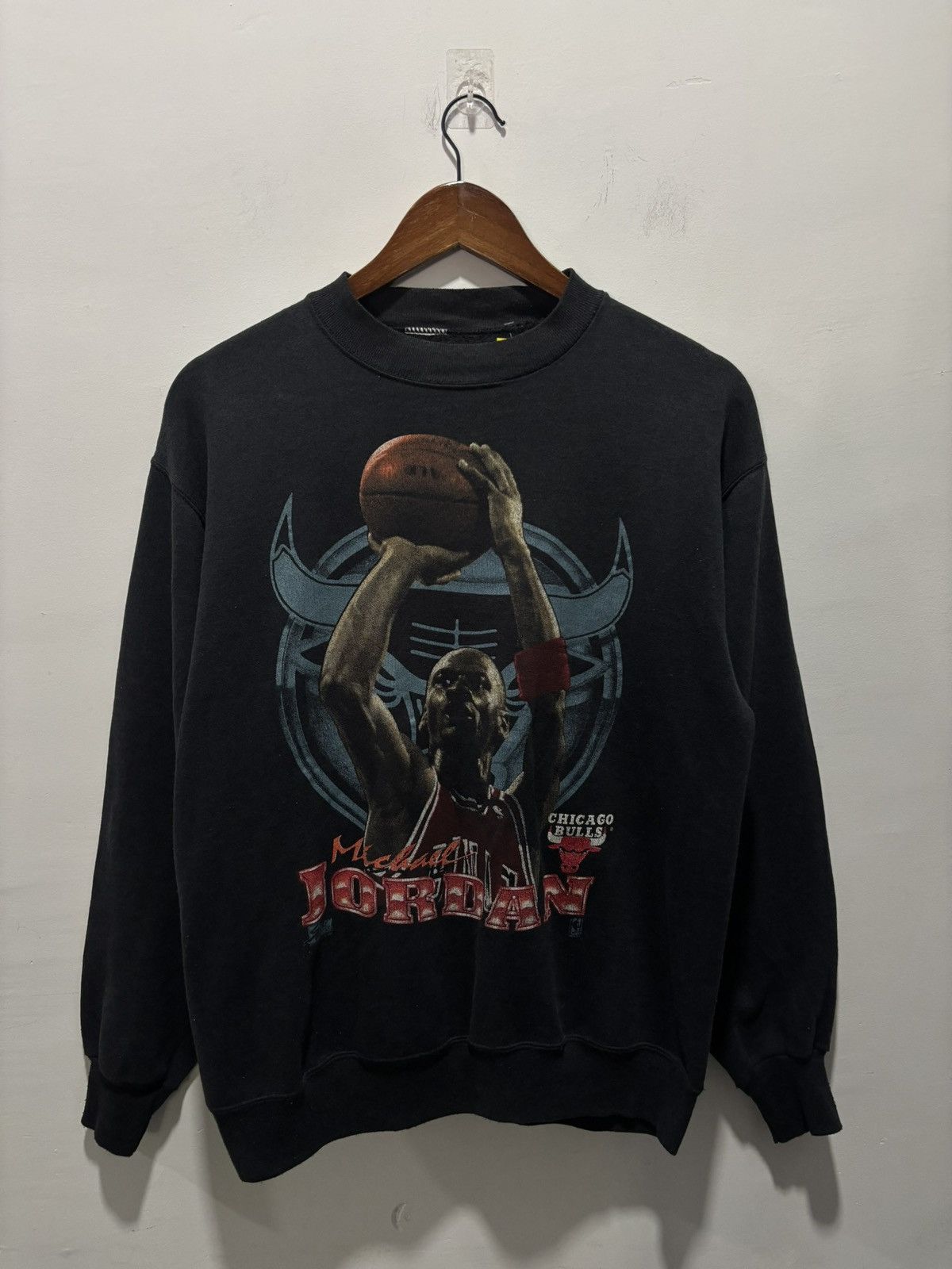 NBA Vintage Michael Jordan Chicago Bulls Sweatshirt Size US L / EU 52-54 / 3 - 1 Thumbnail