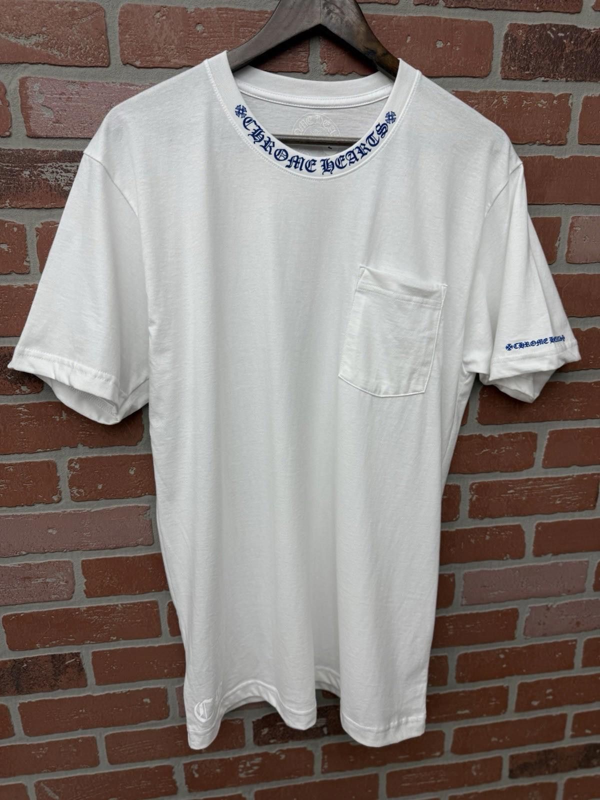 Chrome Hearts Size L - Chrome Hearts Tee Shirt Blue Neck Logo White RARE Size US L / EU 52-54 / 3 - 3 Thumbnail