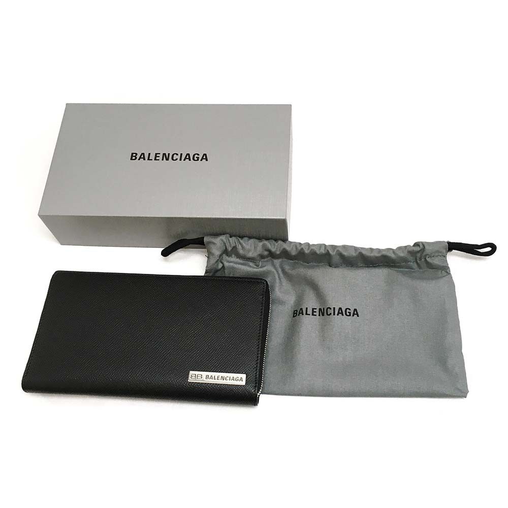 o1mt1gz0924 Size: OS / Plate Continental Wallet in Black