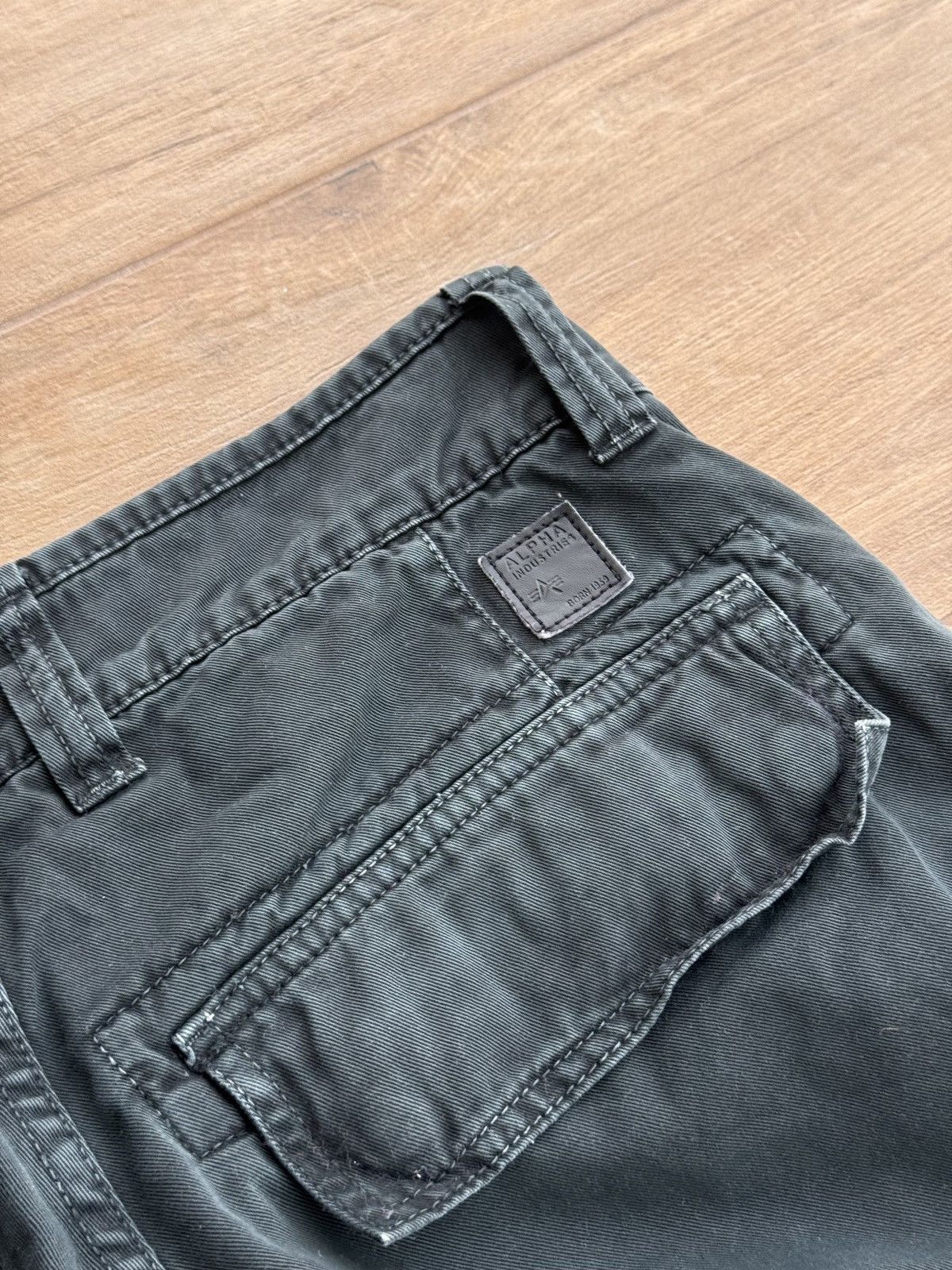 Alpha Industries × Vintage Vintage Alpha Industries Black Streetwear Cargo Pants Size US 32 / EU 48 - 13 Thumbnail
