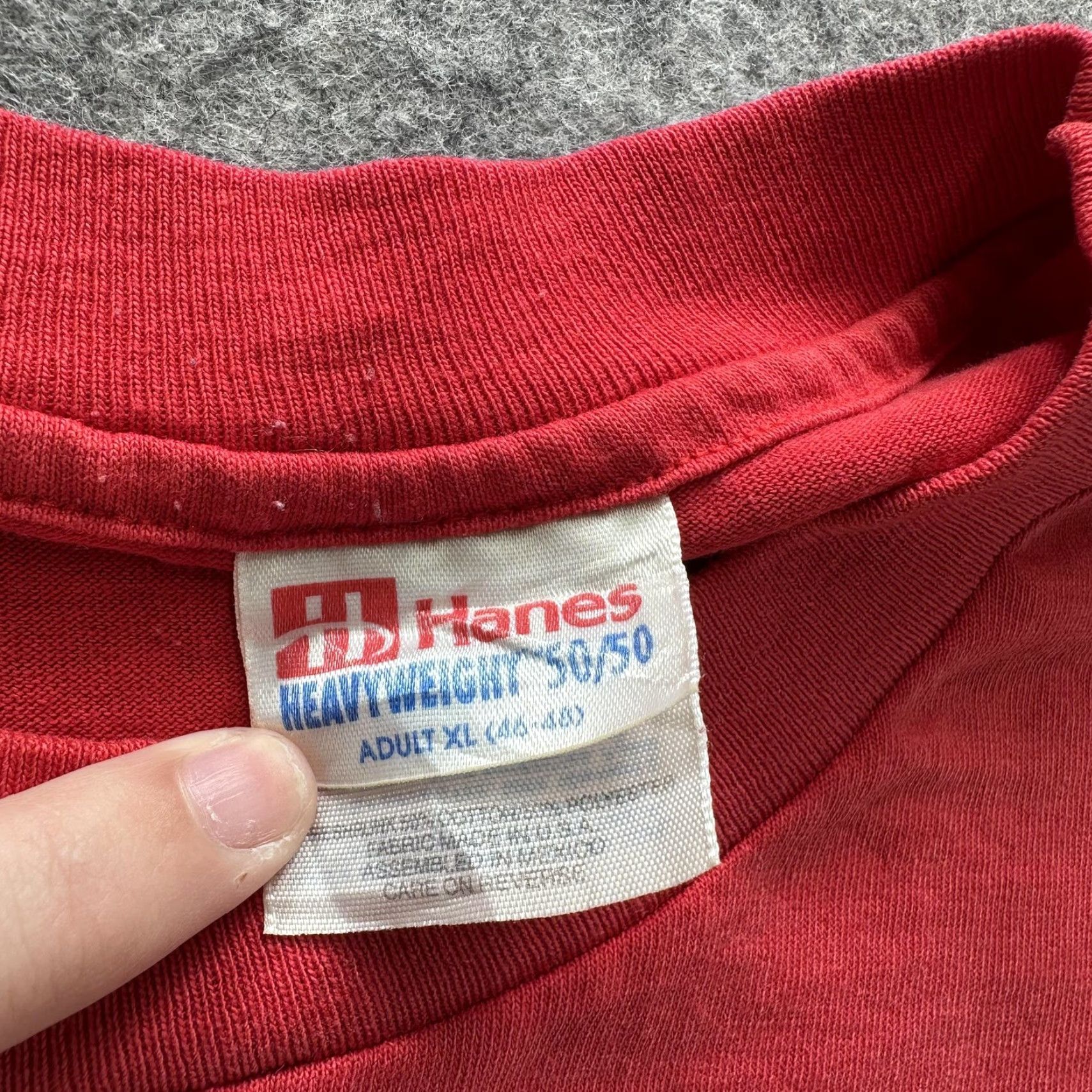 Hanes VINTAGE Hanes T-Shirt Mens XL Red Graphic Print 50/50 90s Promo Best Trailer Equipment Shirt Mens Red Hanes 50/50 Promo 90s Size US XL / EU 56 / 4 - 5 Thumbnail