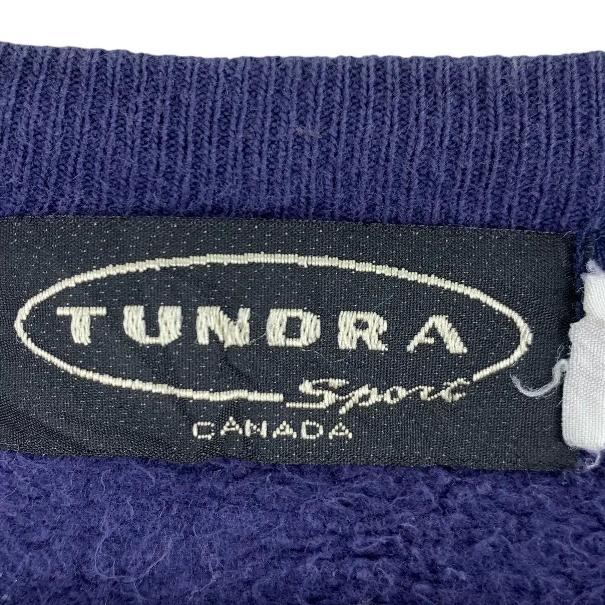Vintage Vintage TUNDRA VICTORIA CANADA Embroidered Sweatshirt Size M / US 6-8 / IT 42-44 - 6 Thumbnail