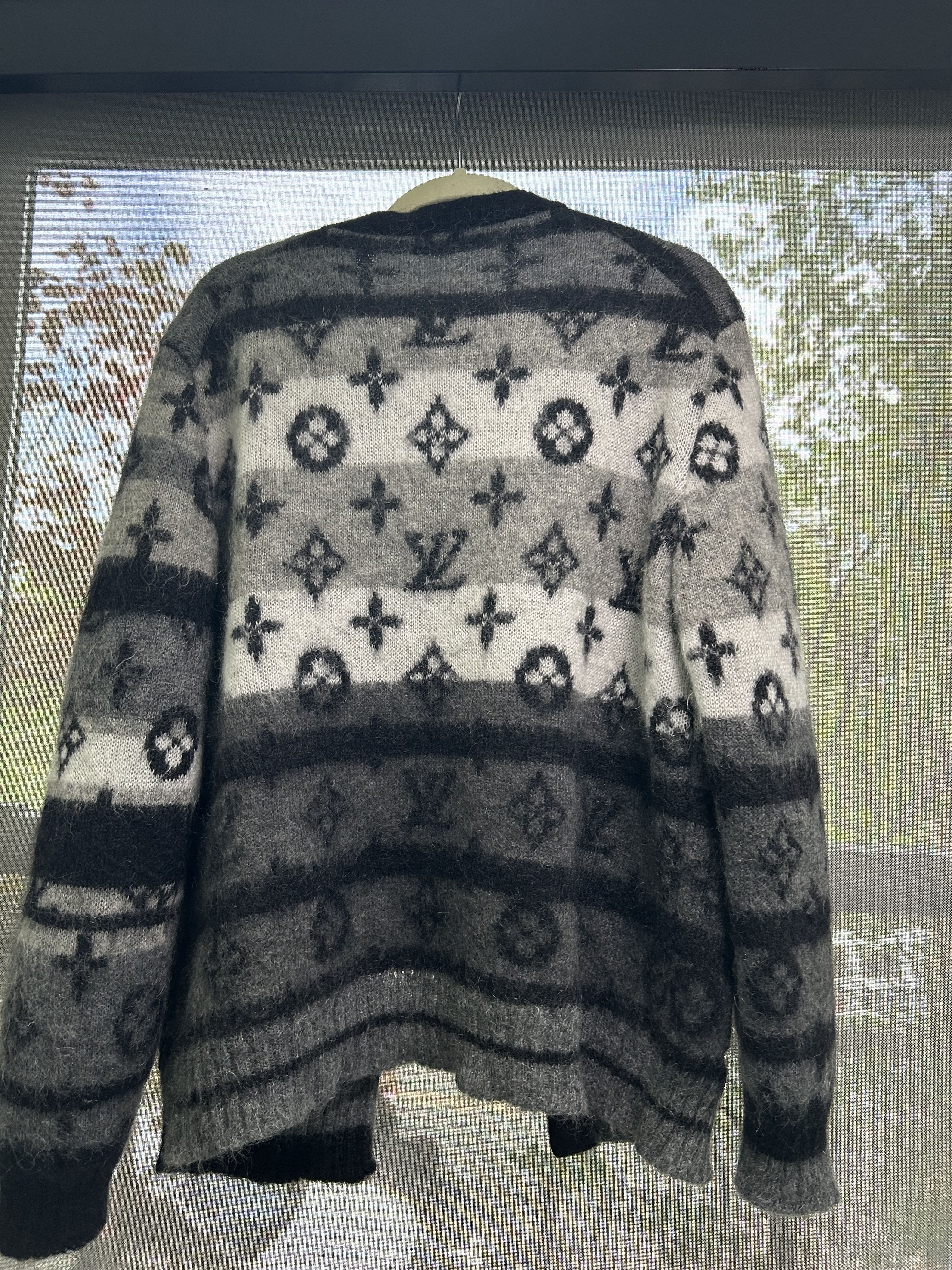 Louis Vuitton Louis Vuitton Monogram Mohair Sweater Size US M / EU 48-50 / 2 - 2 Thumbnail