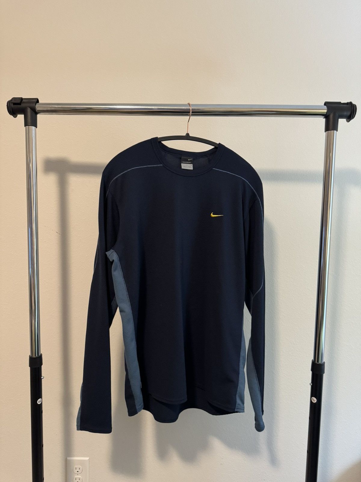 Nike Vintage Nike Yellow Swoosh Spheredry Longsleeve Size US L / EU 52-54 / 3 - 1 Thumbnail
