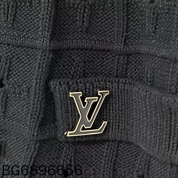Louis Vuitton Louis Vuitton Double-Breasted Logo Knit Coat- Size M / US 6-8 / IT 42-44 - 7 Thumbnail