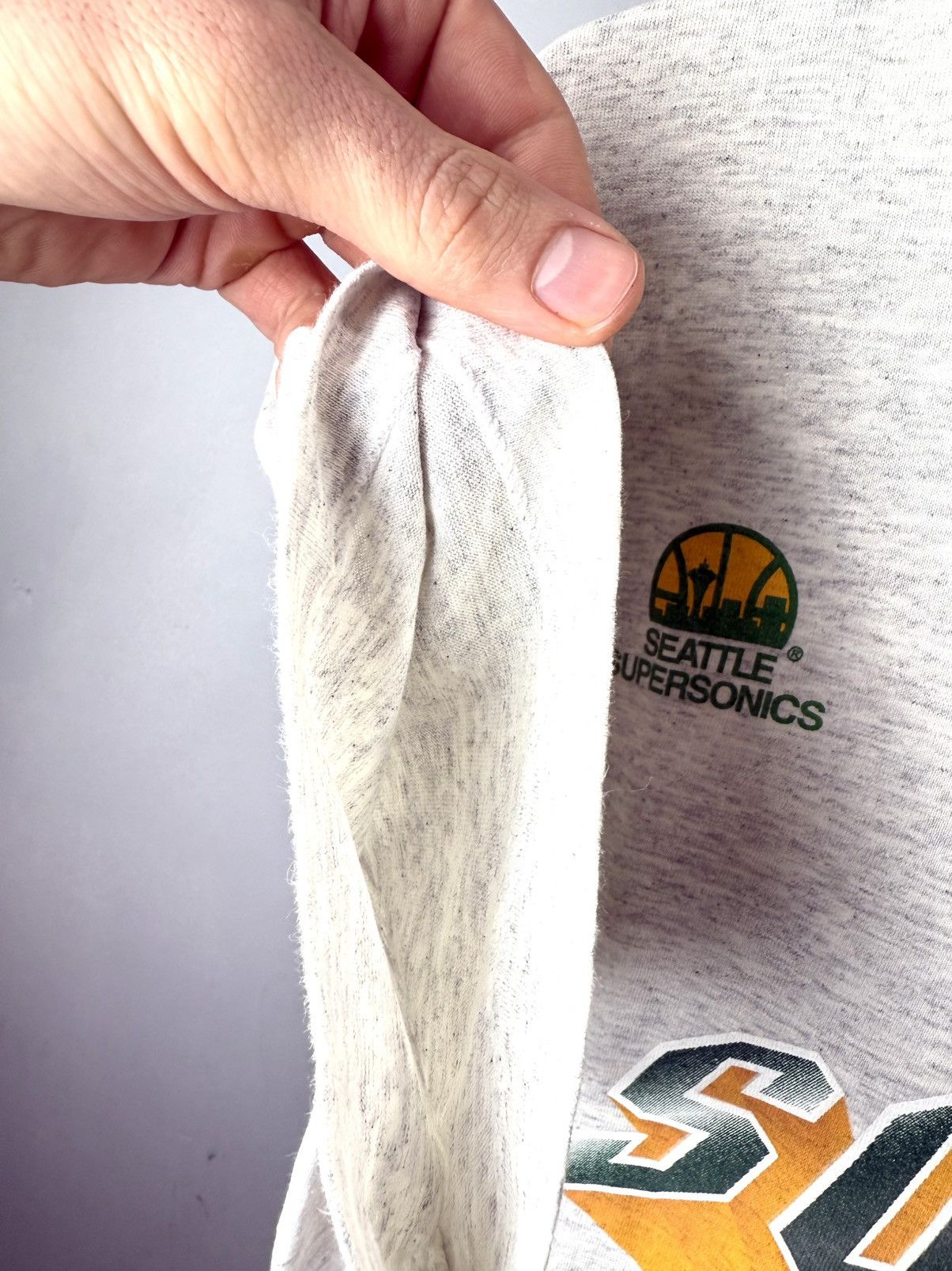 NBA Rare! Vintage 1990’s Sonics Seattle Supersonic NBA T Shirt Size US L / EU 52-54 / 3 - 9 Thumbnail
