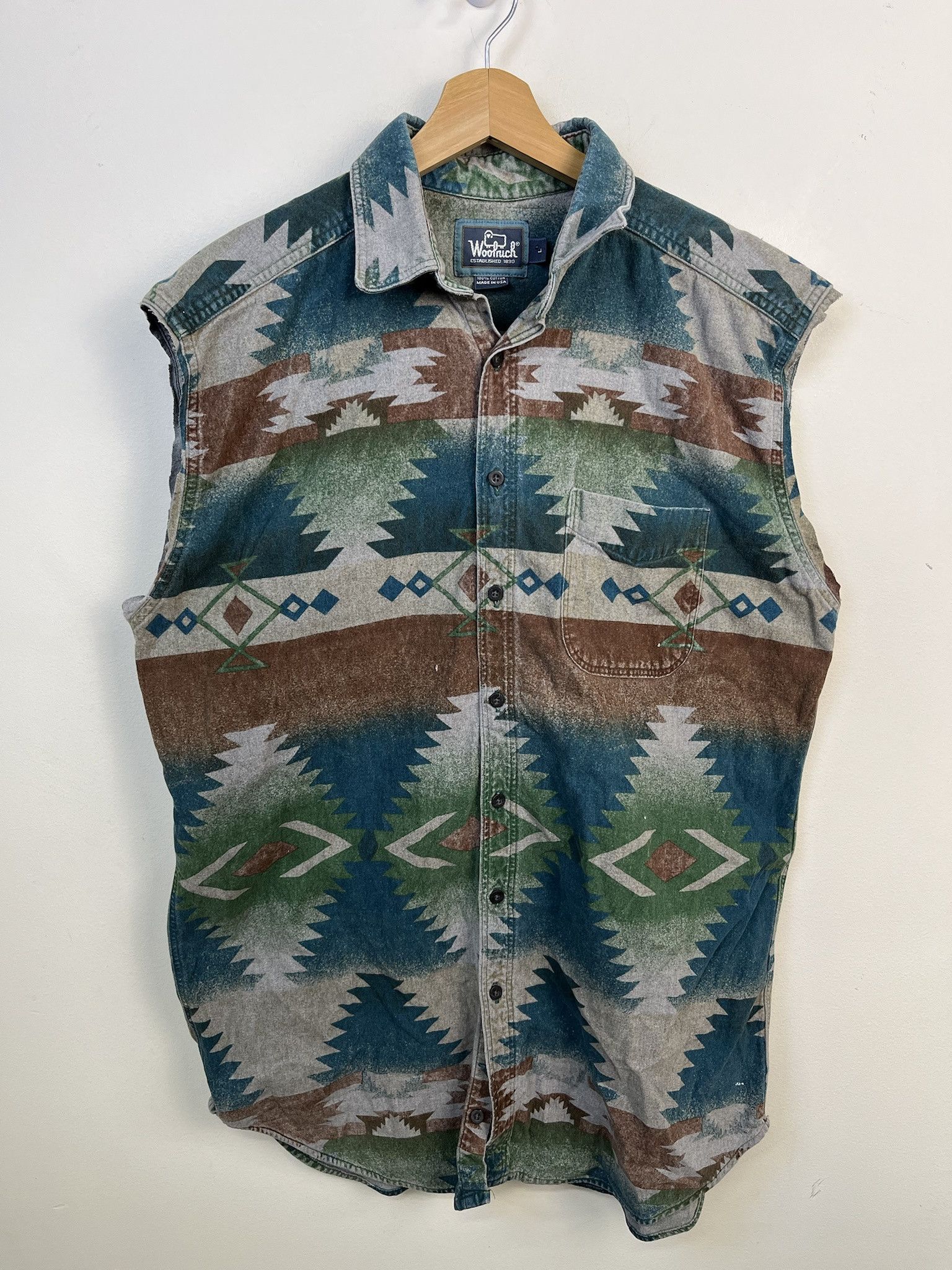 Flannel Vintage Flannel 1990s Woolrich Aztec Pattern Sleeveless Flannel Vest Size L Size US L / EU 52-54 / 3 - 1 Thumbnail