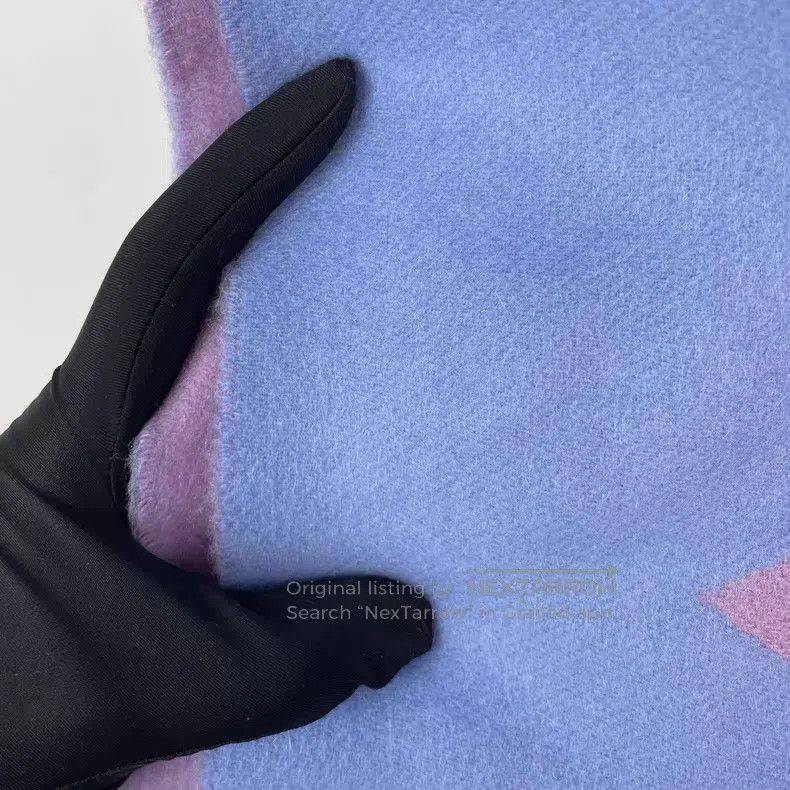 Louis Vuitton Louis Vuitton Blue and purple color matching cashmere scar Size ONE SIZE - 9 Thumbnail