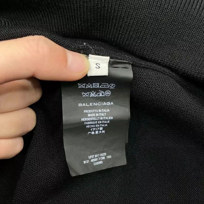 Balenciaga Balenciaga Paris Destroyed Hem Sweater Size US S / EU 44-46 / 1 - 4 Thumbnail