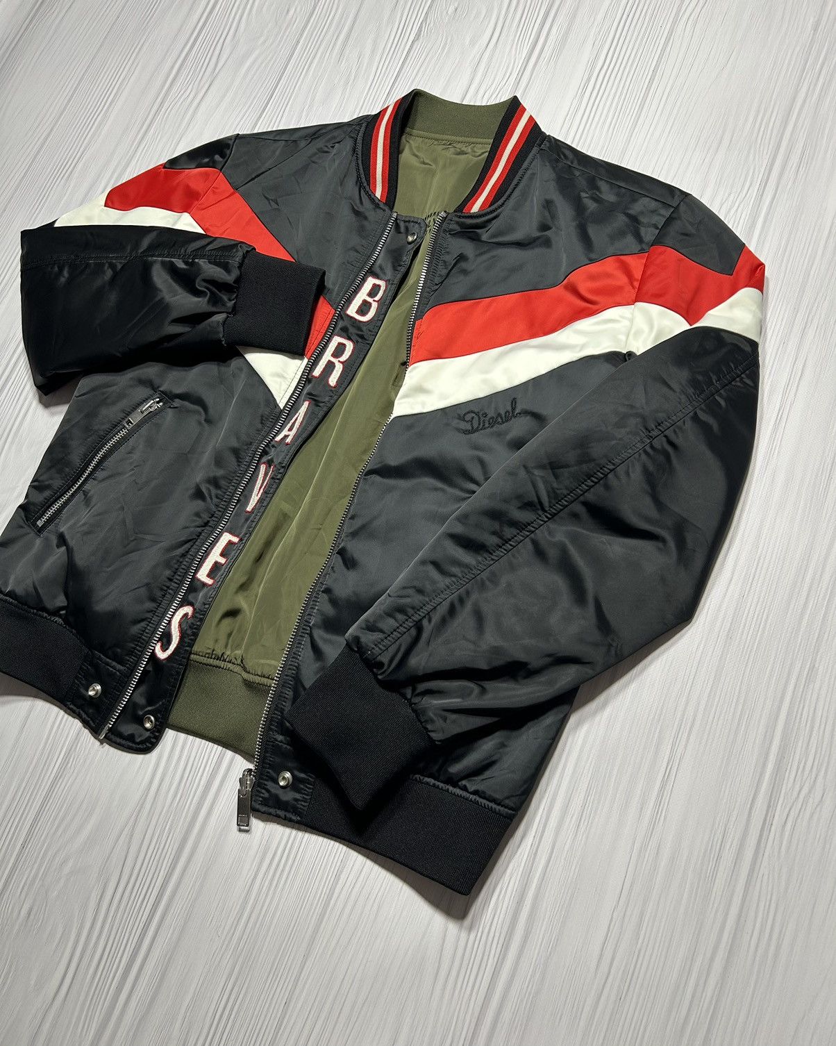 Diesel × Vintage DIESEL “BRAVES” Reversible Bomber Jacket Size XXL Size US XXL / EU 58 / 5 - 2 Thumbnail