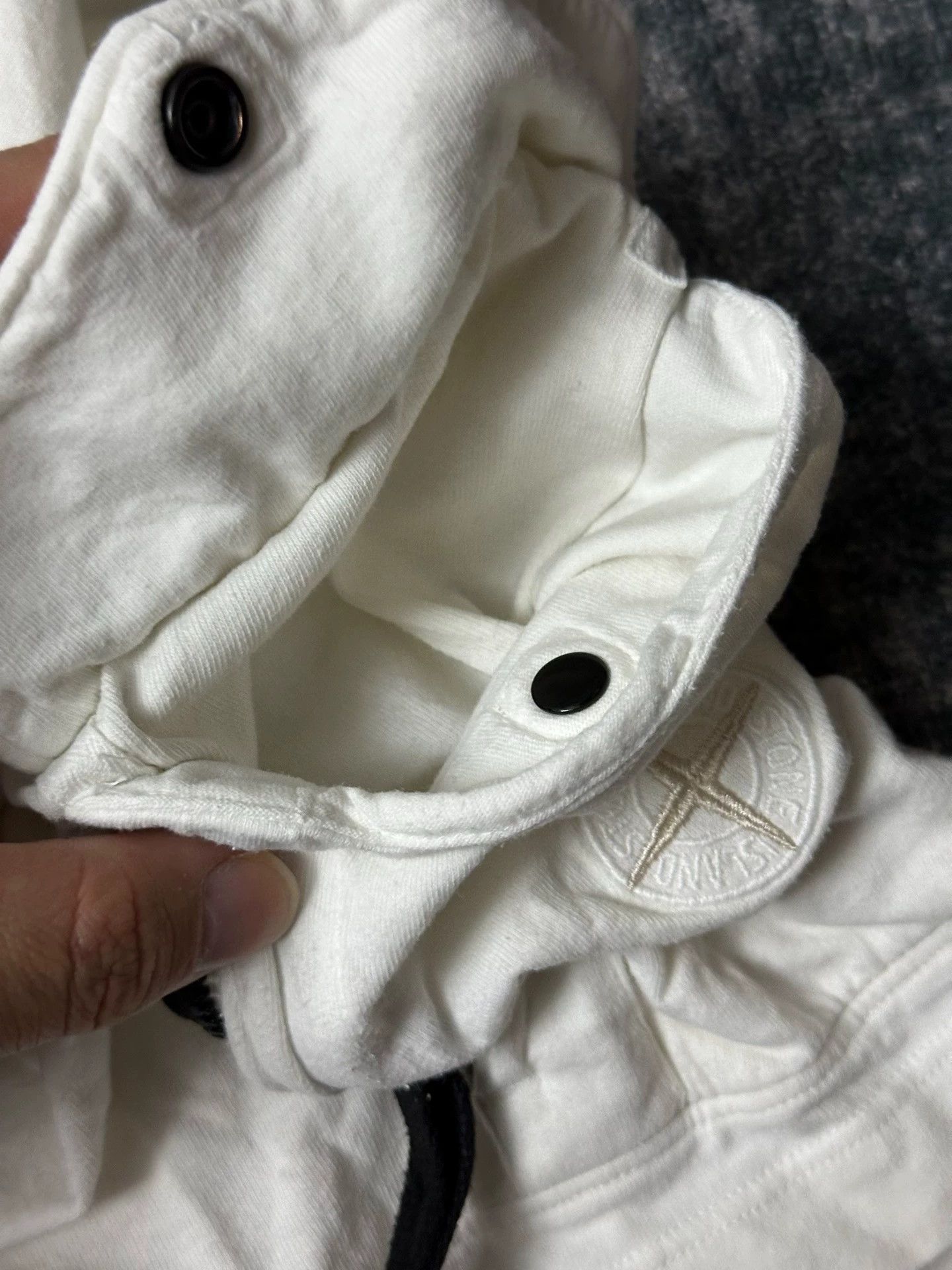 Stone Island Stone Island 22ss Side Zip Pkt Compass Embro White Short XL Size US XL / EU 56 / 4 - 4 Thumbnail