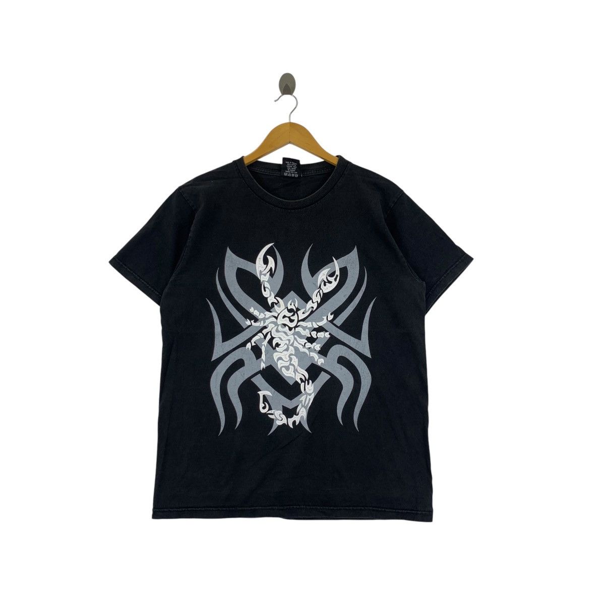 Vintage Vintage IN THE DARK SKATEBOARD Scorpion Artwork Tee Shirt Size L / US 10 / IT 46 - 1 Thumbnail