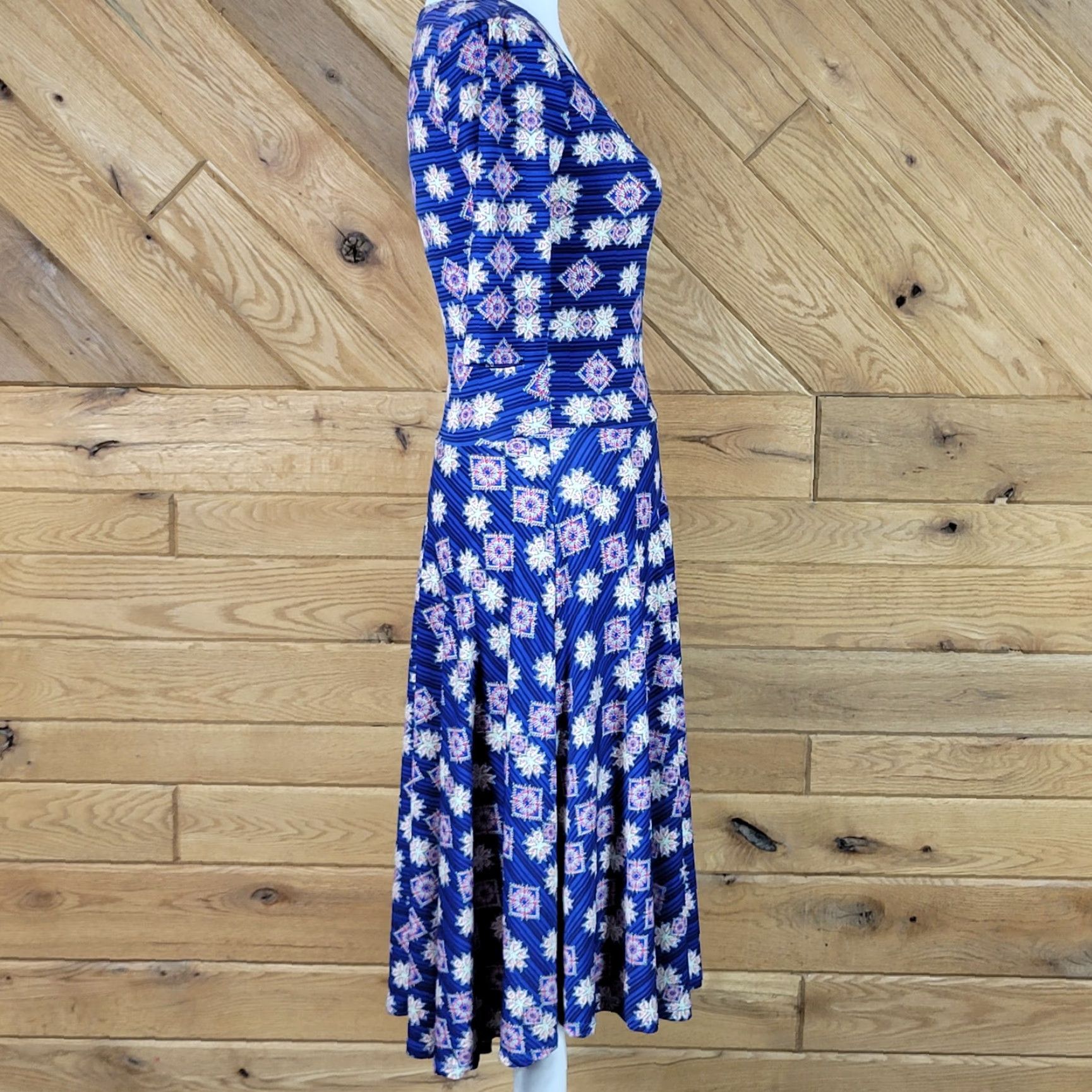 Vintage VINTAGE LuLaRoe Womens Fit & Flare Dress Scoop Neck Half Sleeve Blue XS Dress Womens Stacked Keywords Size XS / US 0-2 / IT 36-38 - 4 Thumbnail