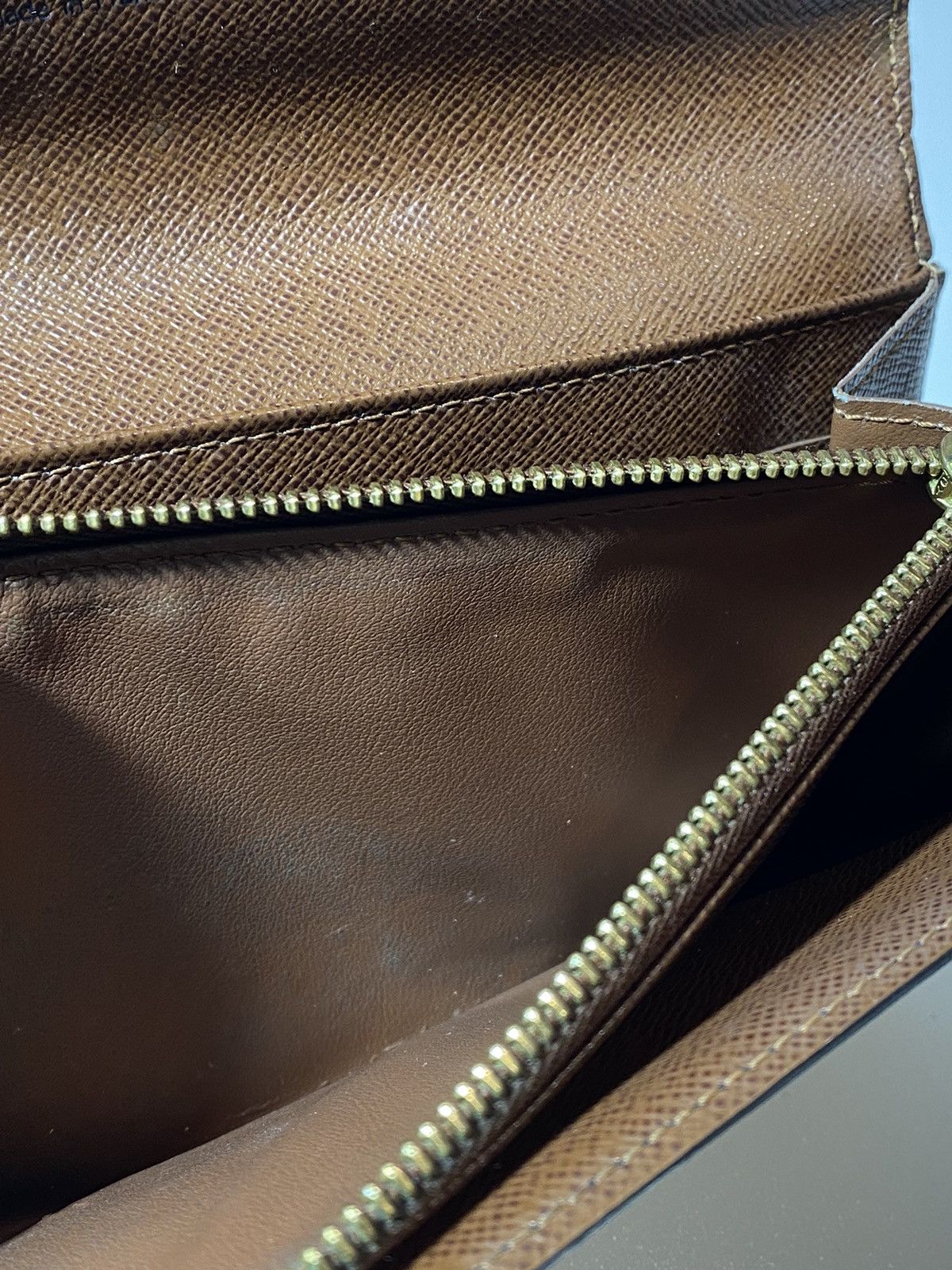 Louis Vuitton Authentic Vintage Louis Vuitton Monogram Wallet Size ONE SIZE - 18 Thumbnail