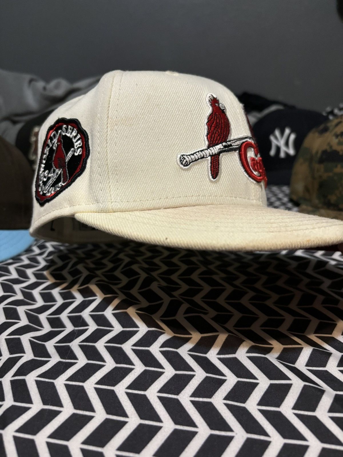 New Era off white and red cardinals fitted size 7 Size ONE SIZE - 3 Thumbnail