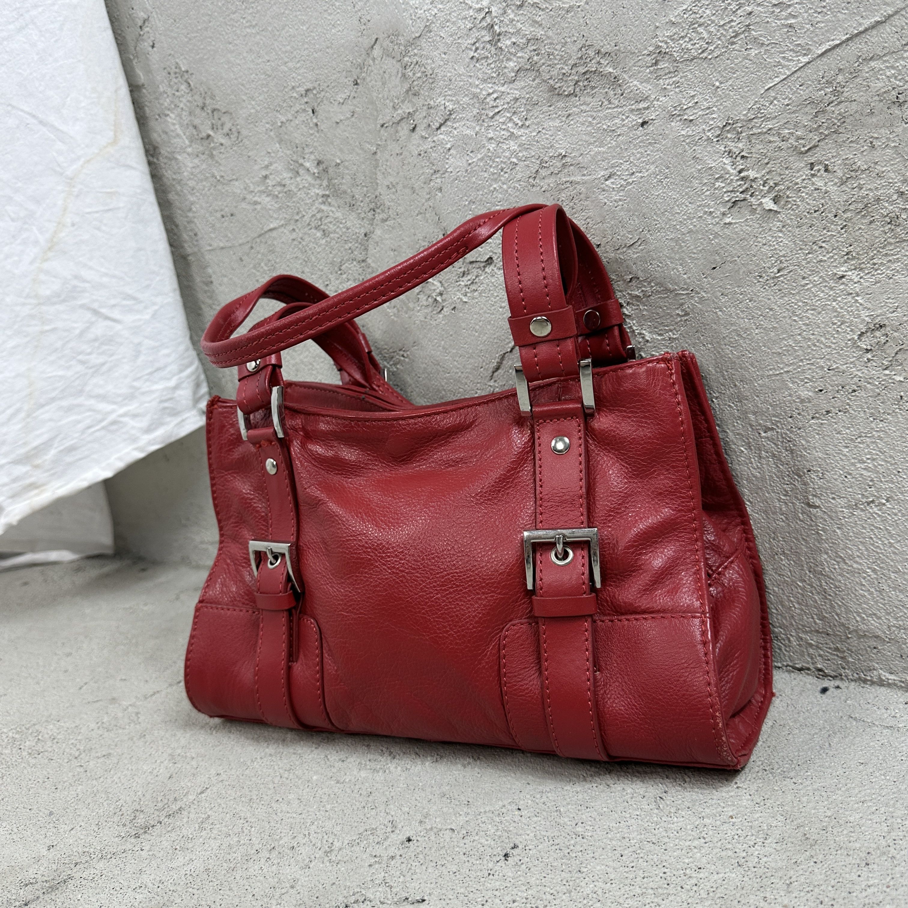 Vintage Vintage Avant Garde Faux Leather Cherry Red Shoulder Bag Size ONE SIZE - 4 Thumbnail
