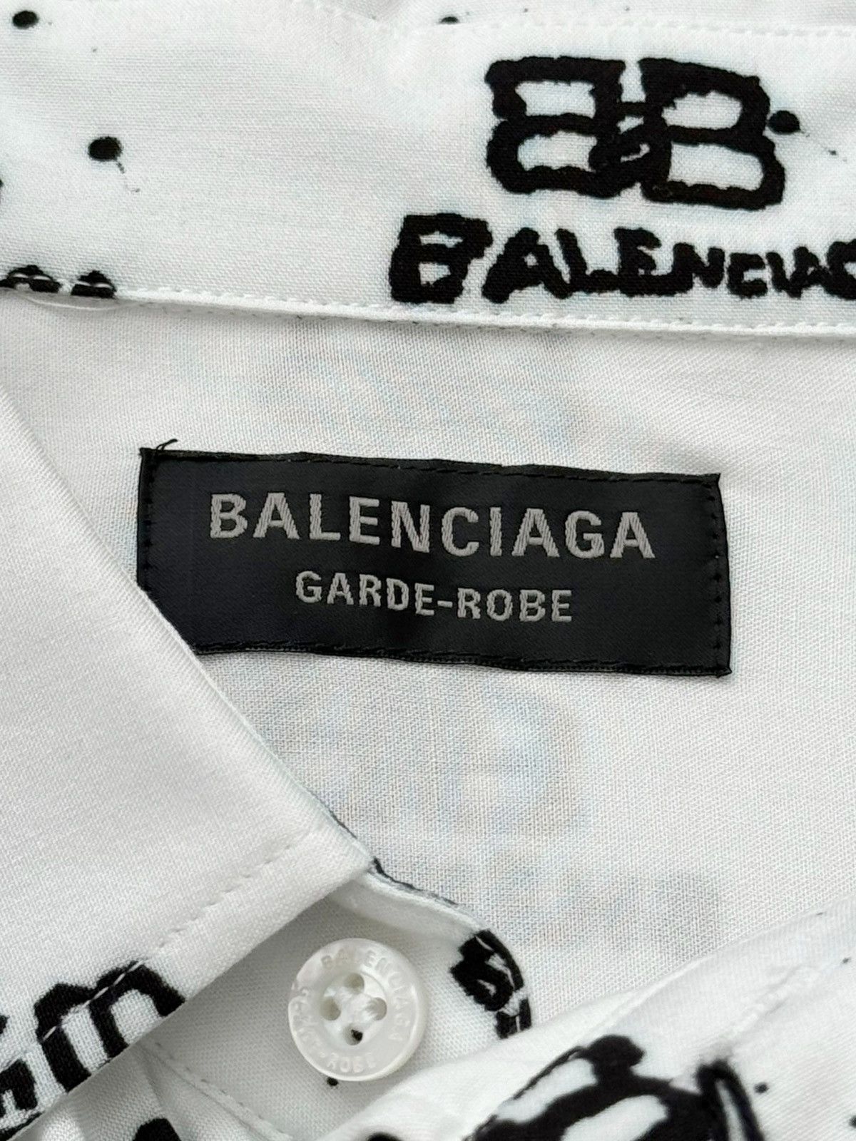 Balenciaga Garde Robe Allover Ink Logo Viscose Shirt Size US M / EU 48-50 / 2 - 6 Thumbnail