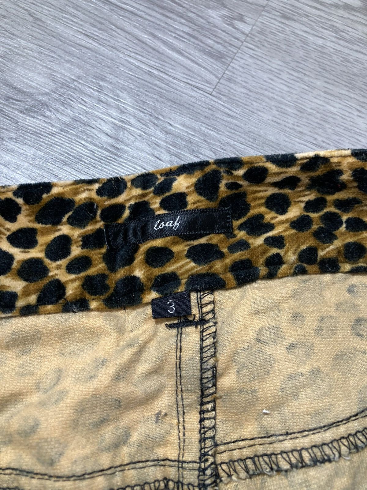 Japanese Brand 2000s Loaf Leopard Motif Waxed Slim Fit Pants Lgb Size US 28 / EU 44 - 12 Thumbnail