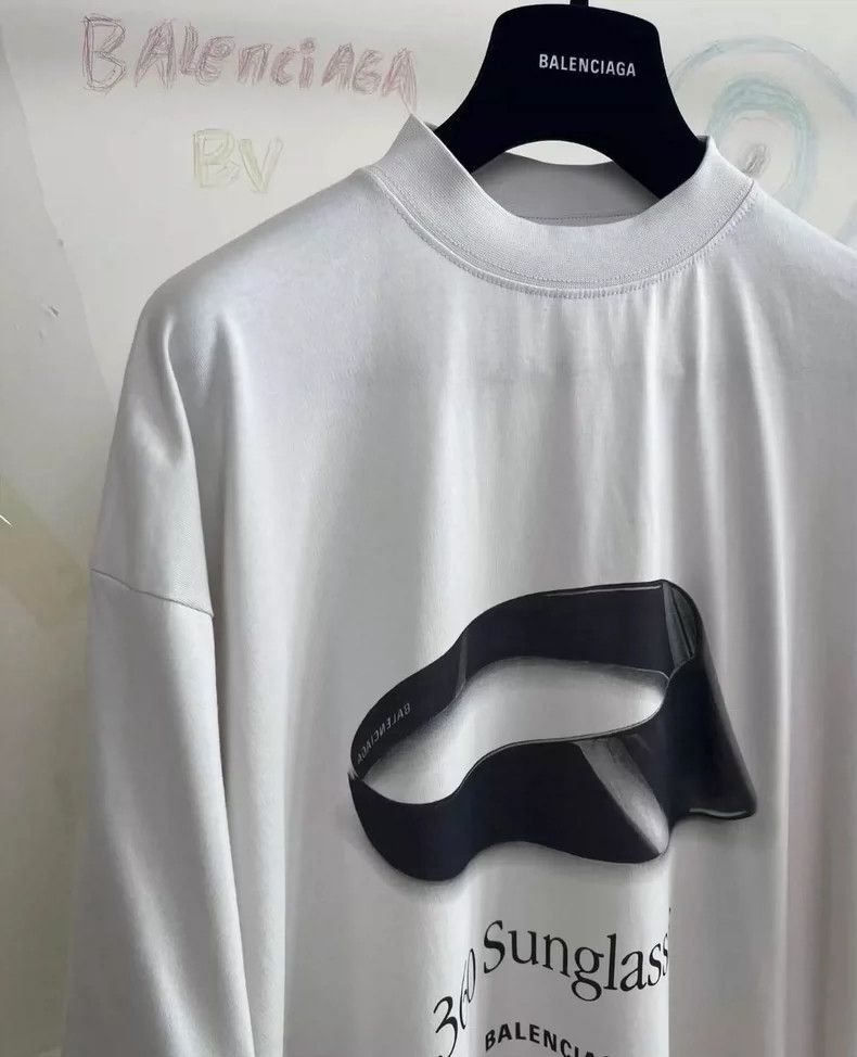 Balenciaga Balenciaga 360 Sunglasses printed short sleeve T-shirt, wh Size US M / EU 48-50 / 2 - 3 Thumbnail