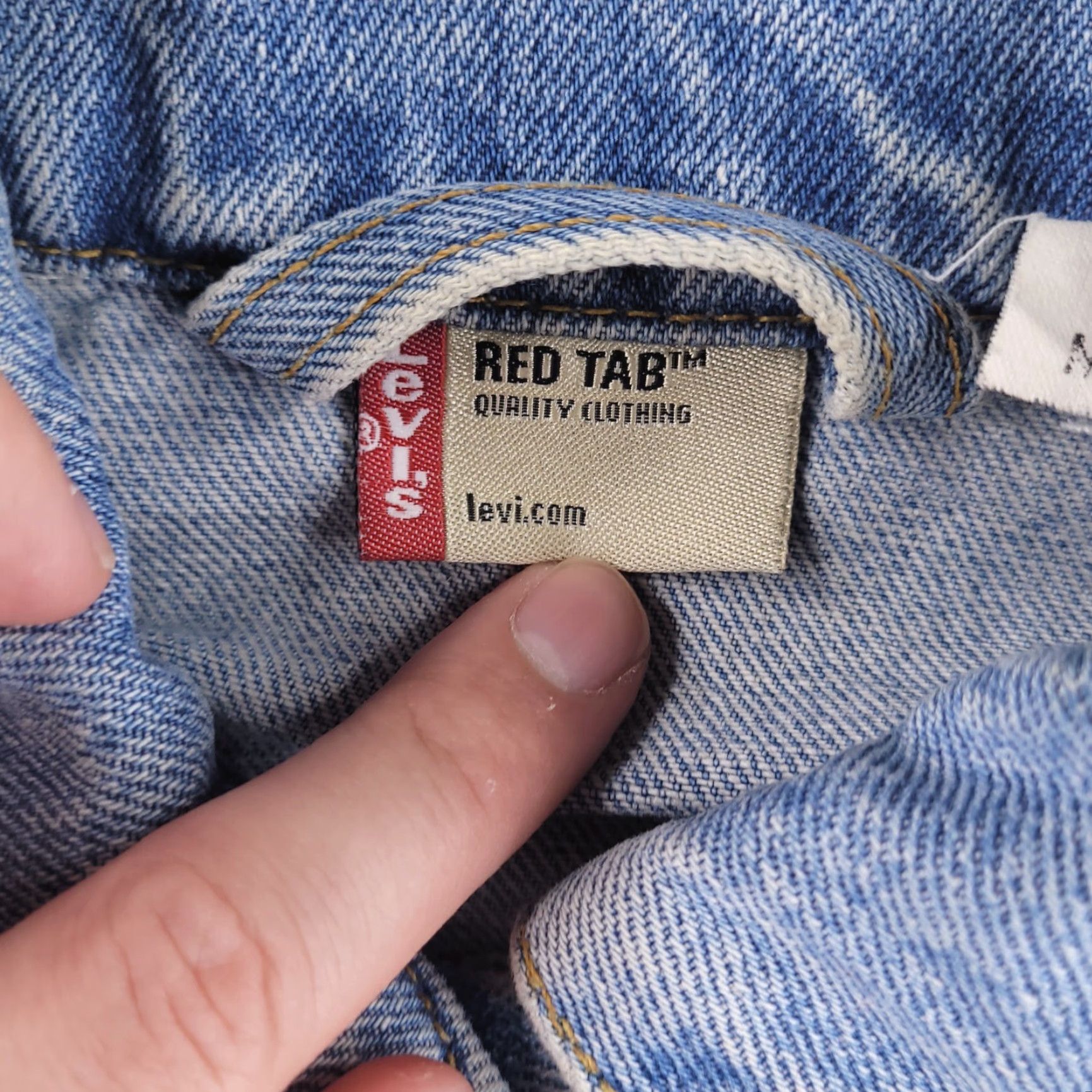 Levi's VINTAGE Levi's Jacket Womens XS Blue Denim Jean Trucker Light Wash Button Red Tab Short XS Blue Denim Size 26" / US 2 / IT 38 - 4 Thumbnail