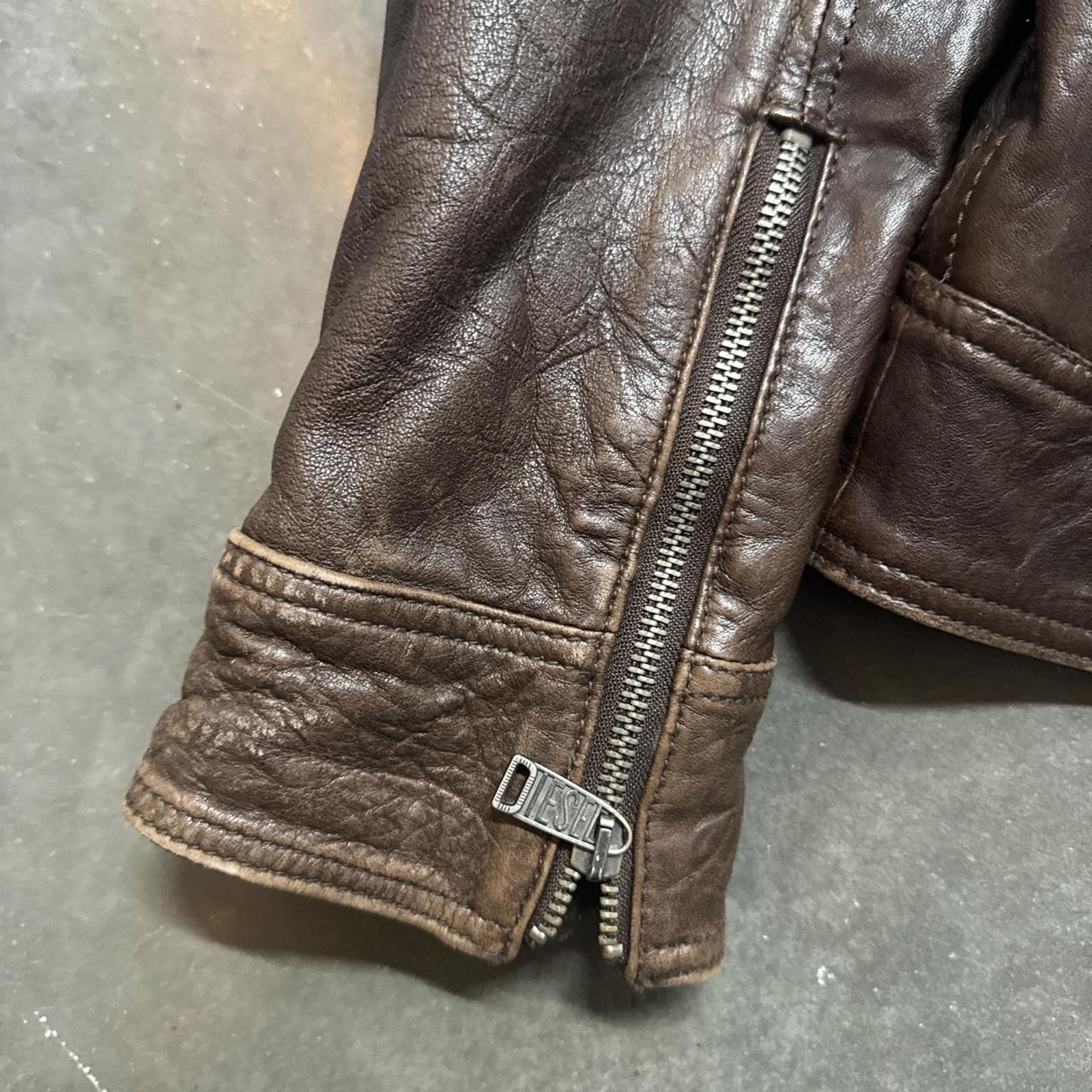 Diesel × Vintage Vintage Diesel Spell Out Italy Motorcycle Leather Jacket Size US S / EU 44-46 / 1 - 4 Thumbnail