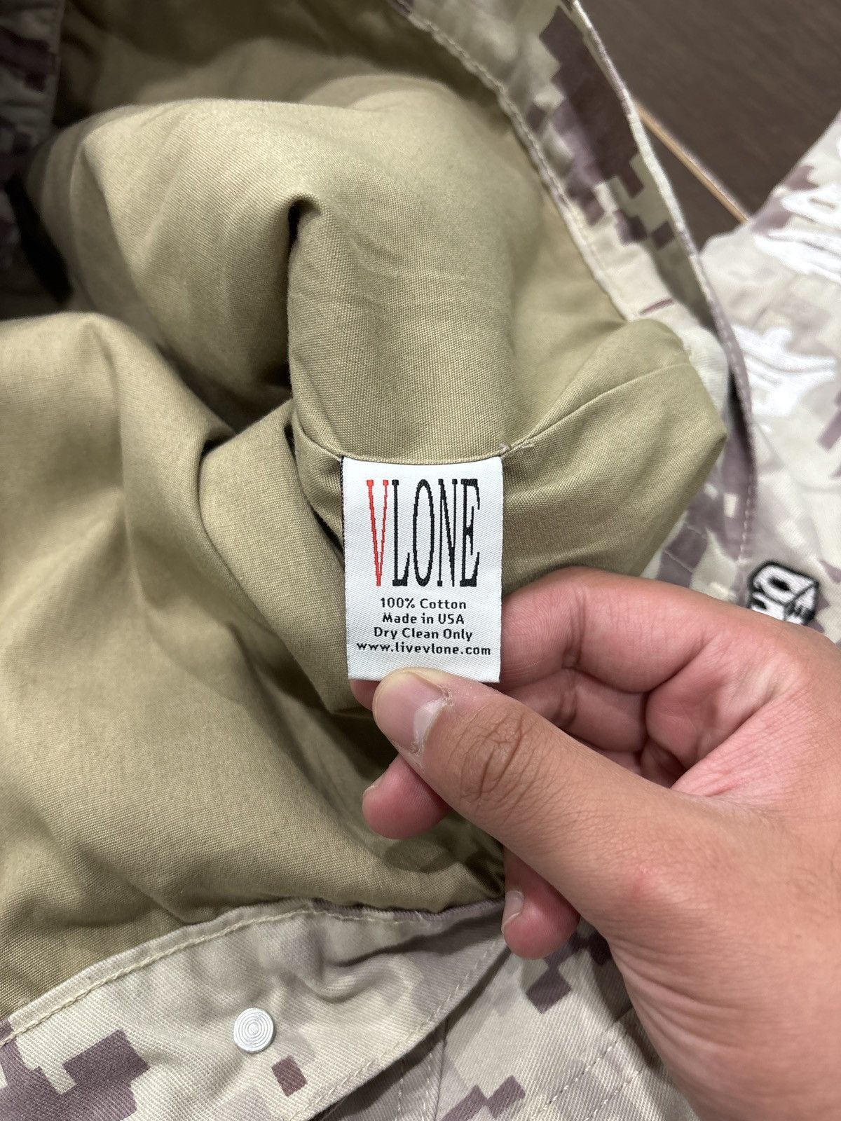 Vlone WORN 5x Vlone Friends Dice Digi Camo Denim Jacket Size Large Size US L / EU 52-54 / 3 - 9 Thumbnail