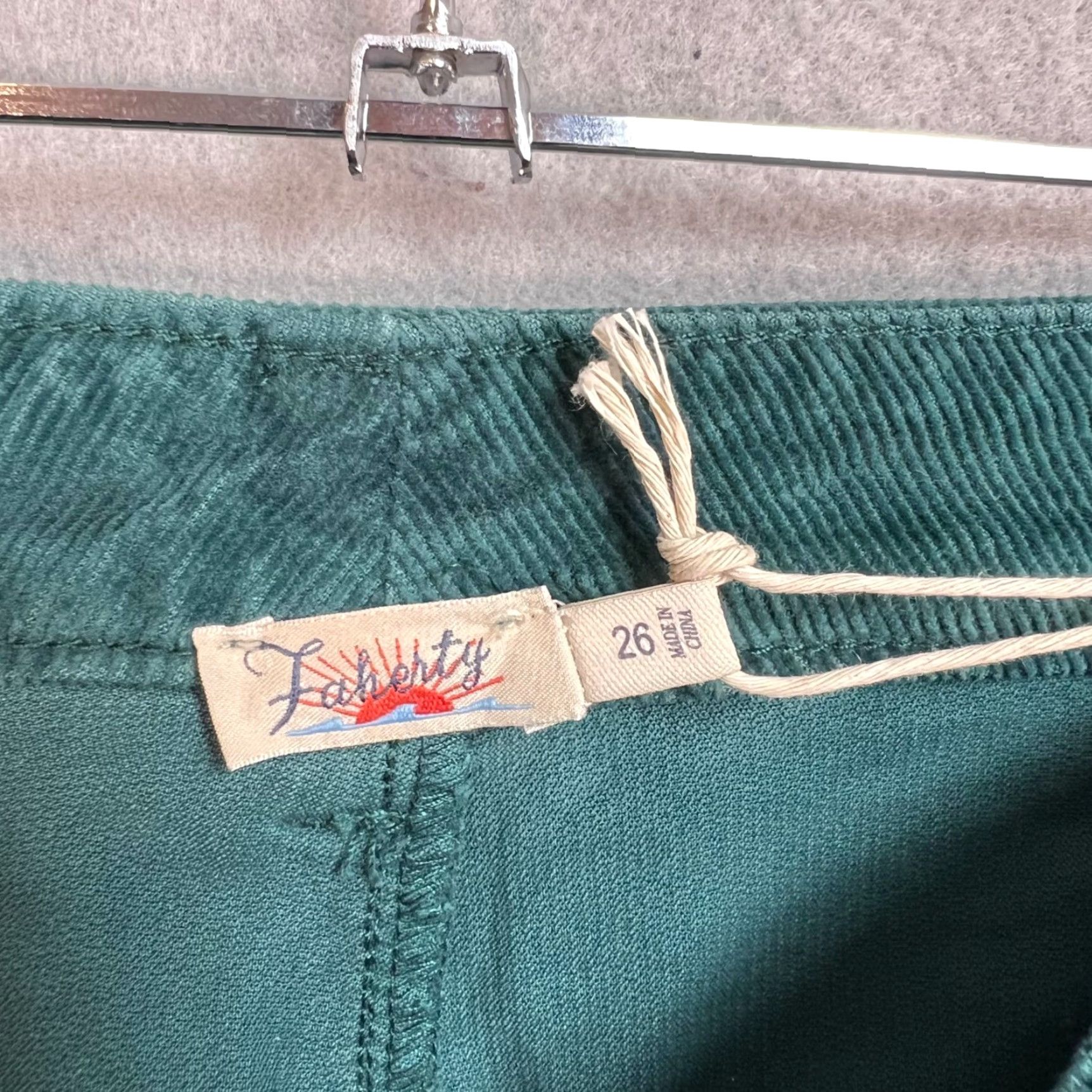 Faherty FAHERTY Corduroy Pants Womens Size 26 Green Organic Cotton Relaxed Fit Ankle Straight Size 26" / US 2 / IT 38 - 4 Thumbnail