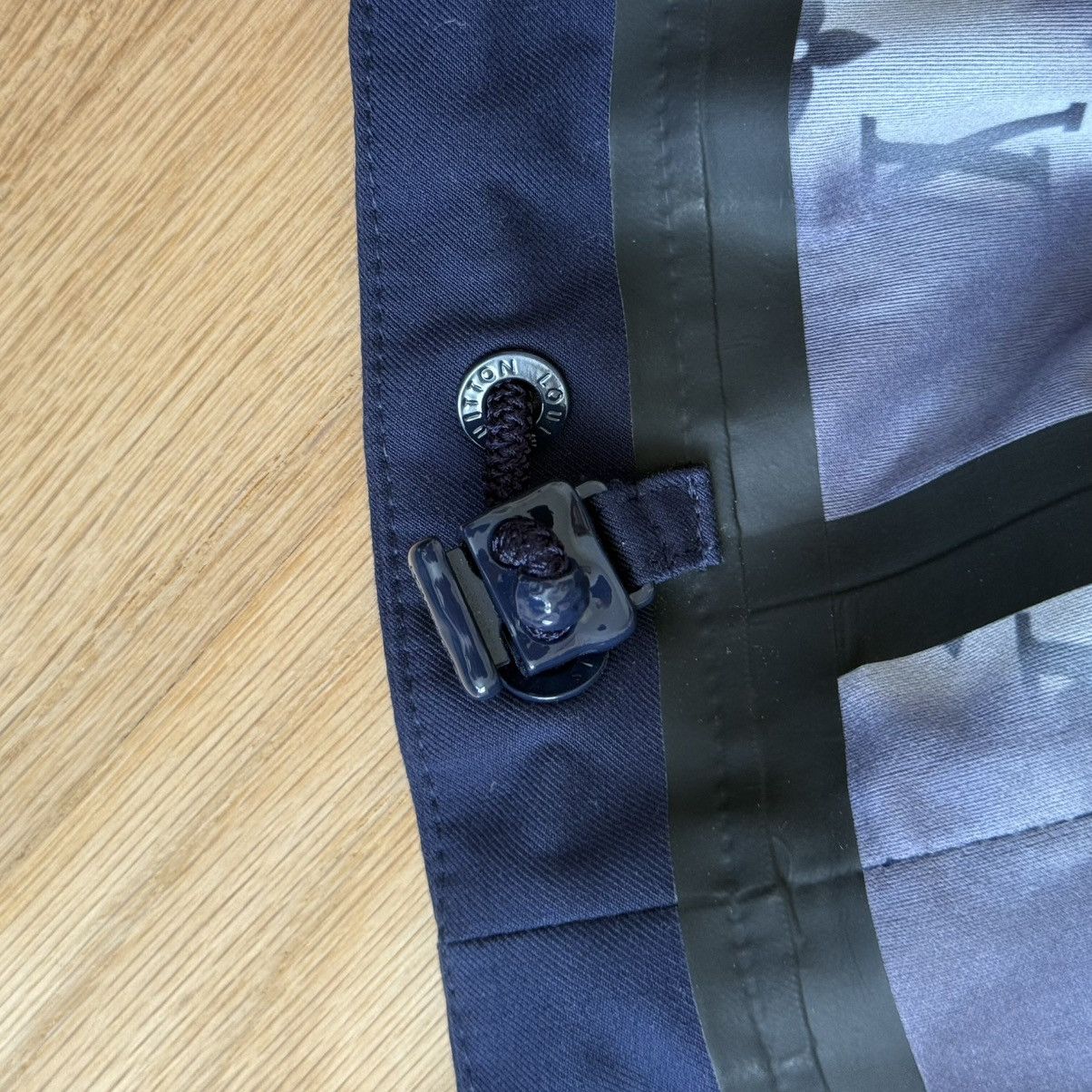Louis Vuitton Ski Parka with Packable Hood and Monogram Tie Dye Lining Size US S / EU 44-46 / 1 - 8 Thumbnail