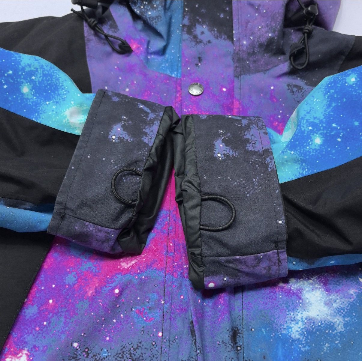 The North Face The North Face x INVINCIBLE Printed Mountain Light Jacket Size US S / EU 44-46 / 1 - 9 Thumbnail