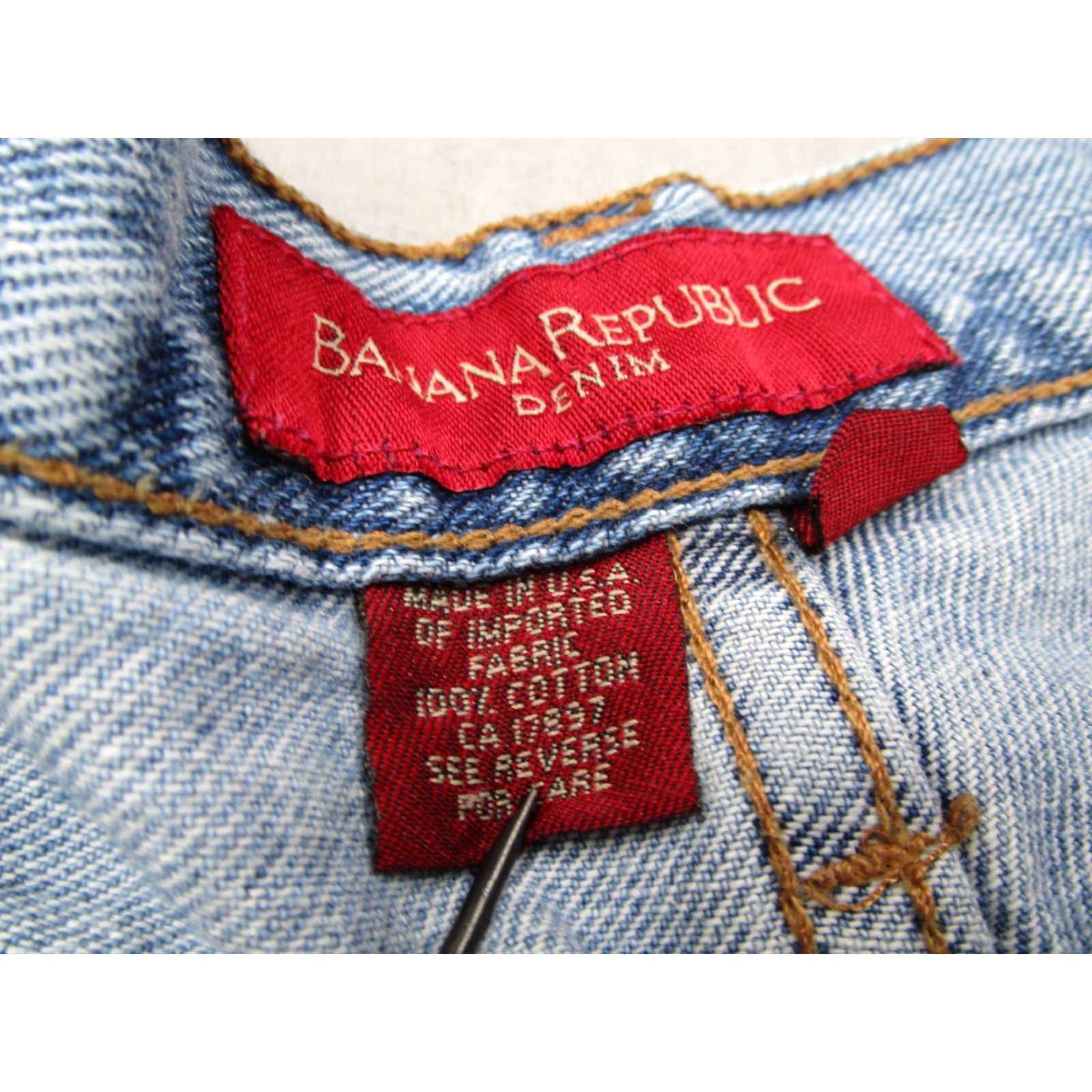 Banana Republic VINTAGE Banana Republic Jeans Mens 34 Blue Stonewash Button Fly High Rise Denim 90s City Hipster Punk Retro 34x32 Mens Size US 34 / EU 50 - 4 Thumbnail