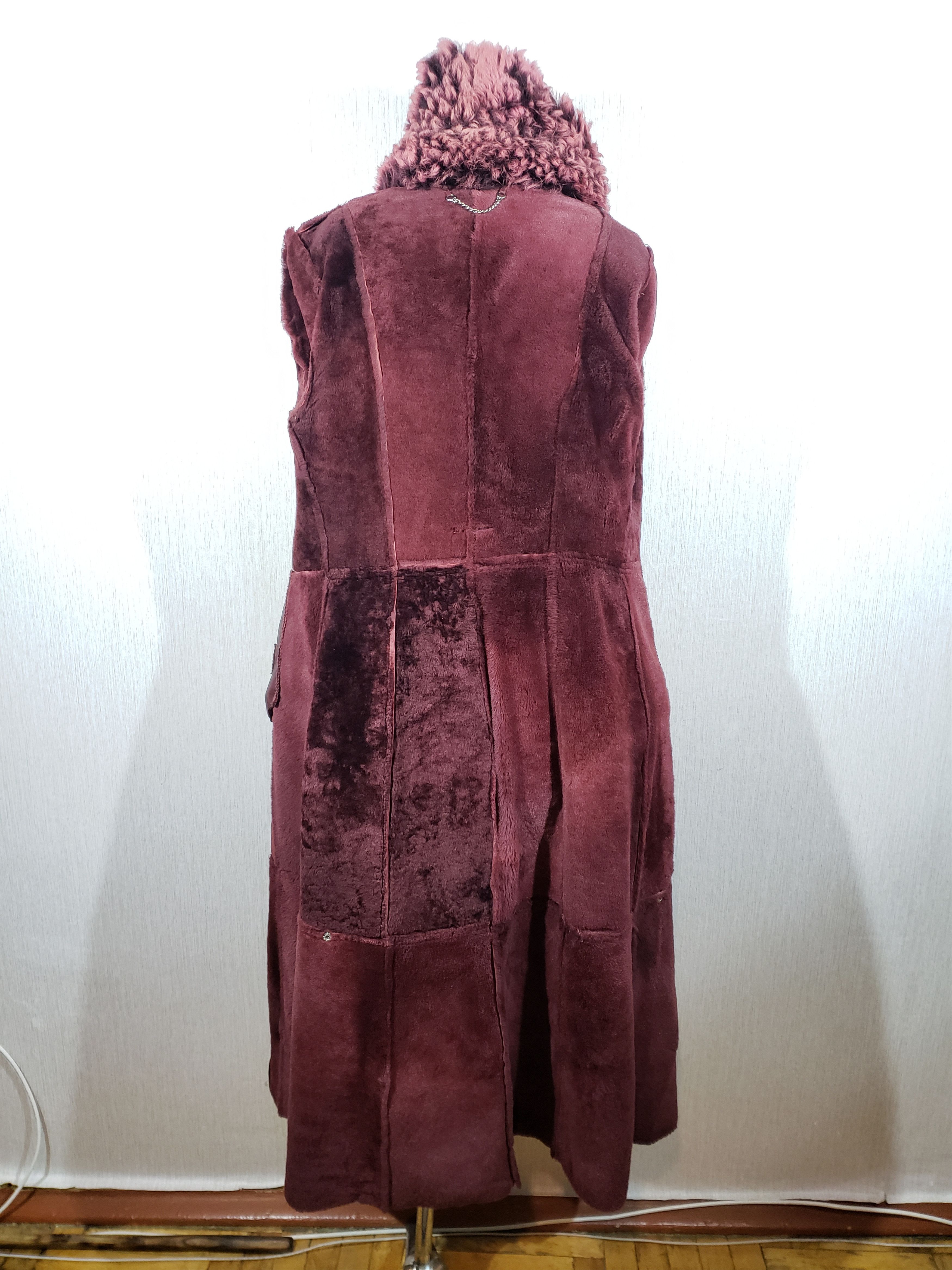Other Stylish burgundy sheepskin coat with a warm fluffy collar. Size L / US 10 / IT 46 - 7 Thumbnail
