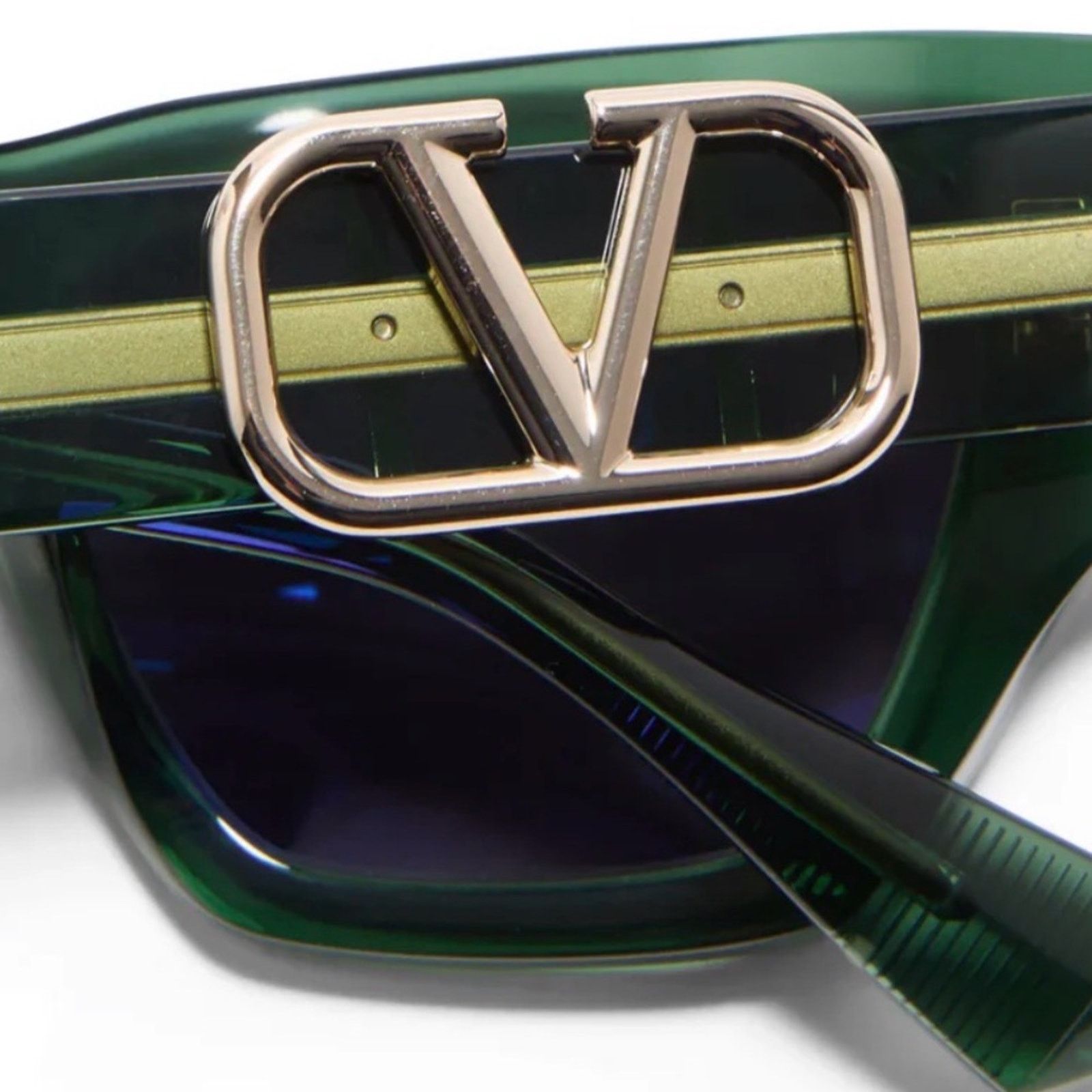 Valentino New! Valentino V SETTE-VLS-166D, Stylish Green Sunglasses Size ONE SIZE - 8 Thumbnail