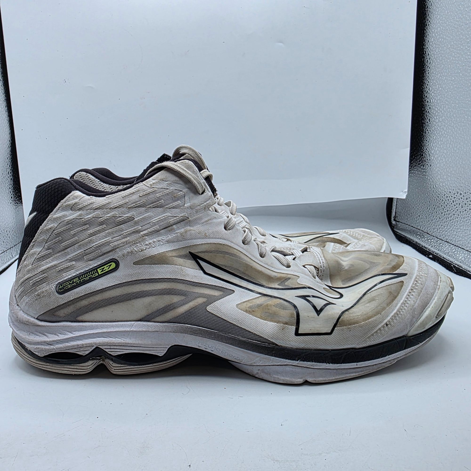 Mizuno Mizuno Wave Lightning Z7 Mens Size 11 Volleyball Shoes White Size US 11 / EU 44 - 12 Thumbnail