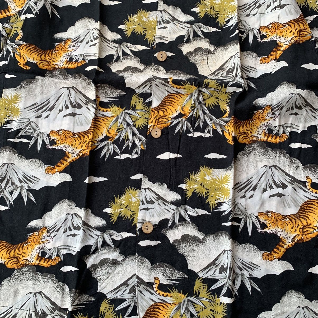 Japanese Brand Vintage Rayon Tiger Shirt Size US M / EU 48-50 / 2 - 4 Thumbnail