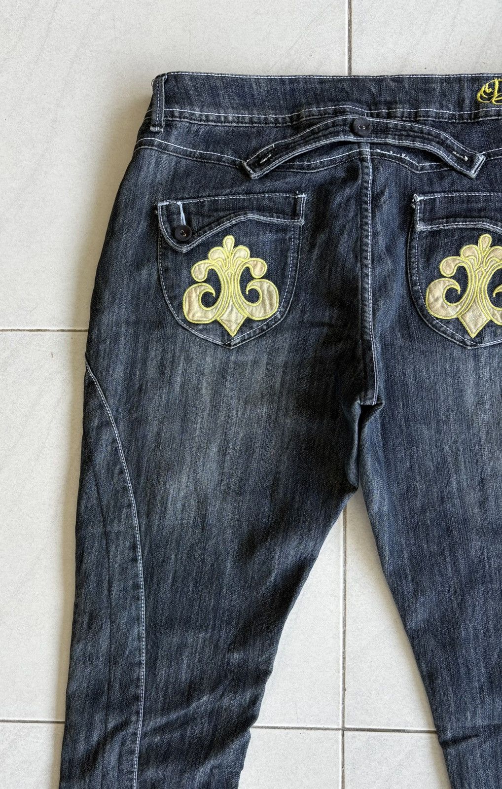 Other Dereon Streetwear Distressed Denim Size US 33 - 13 Thumbnail