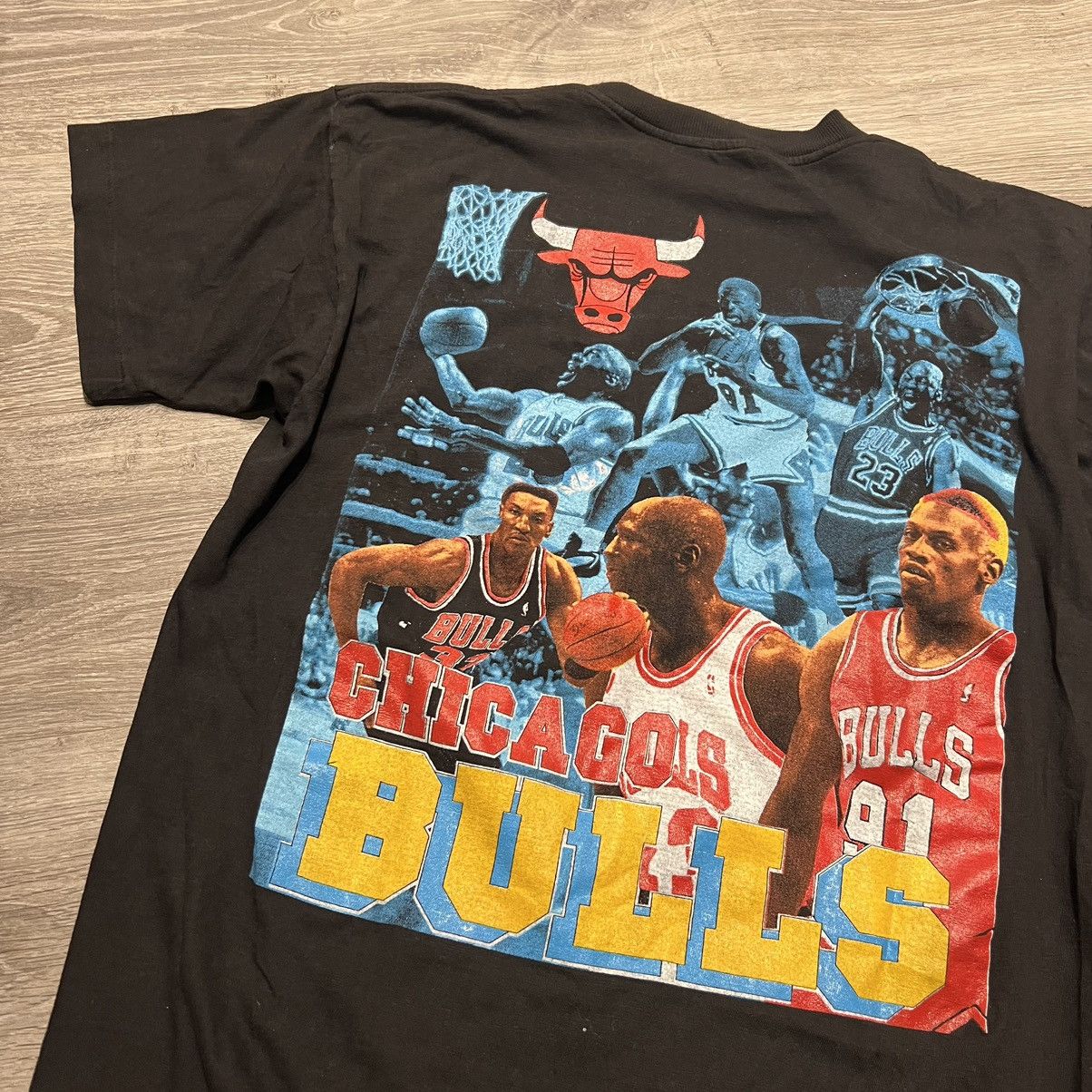 Rap Tees Vintage Chicago Bulls Rodman rap tee Size US L / EU 52-54 / 3 - 11 Thumbnail