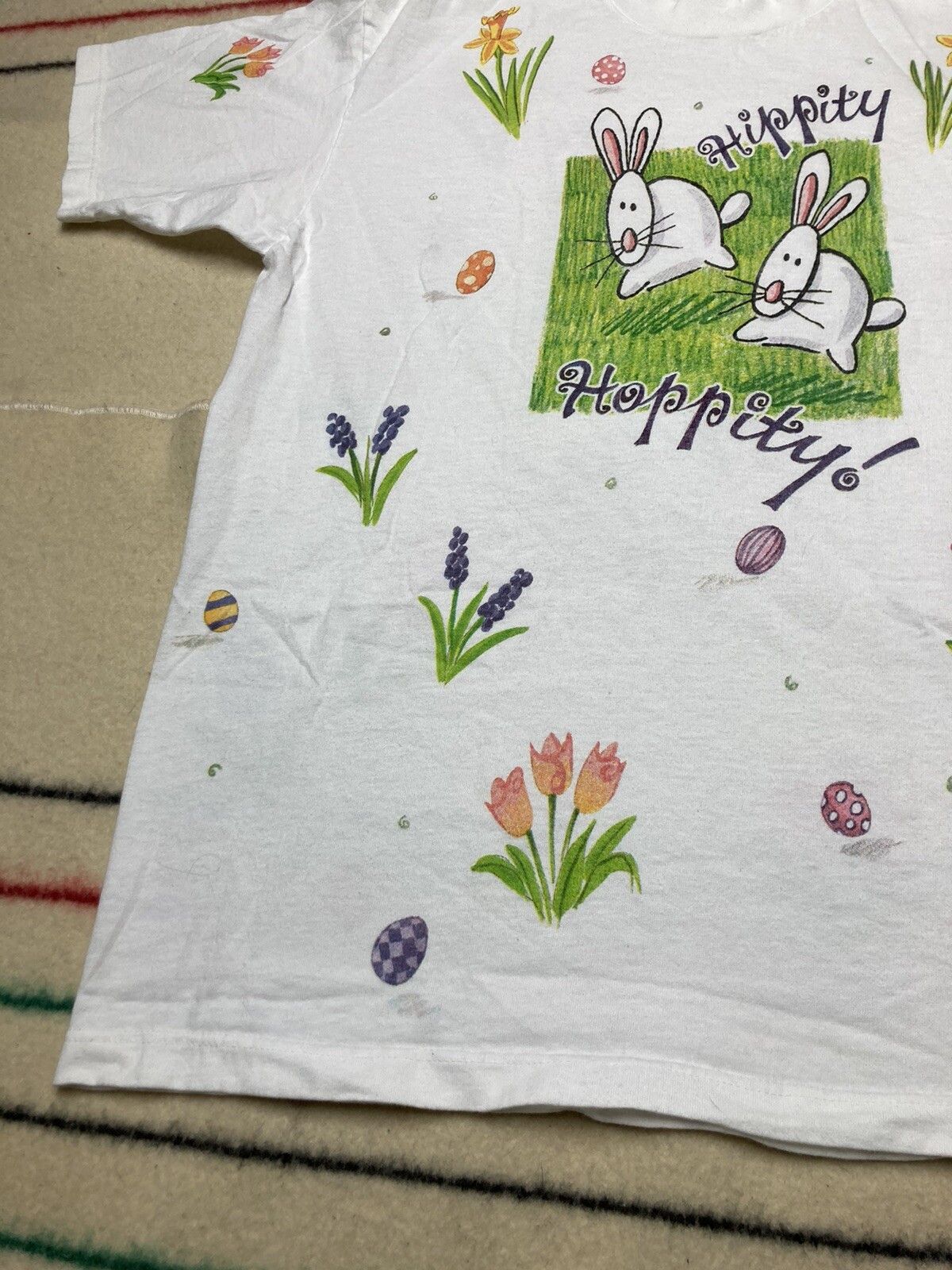 Vintage VTG t shirt bunny rabbit hippity hop animal nature flowers L Size US L / EU 52-54 / 3 - 4 Thumbnail