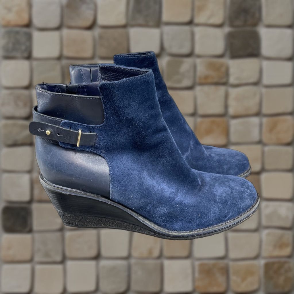 Cole Haan Biker Boots Womens Size 9 B Navy Blue Suede Ankle Wedge Heel Shoes