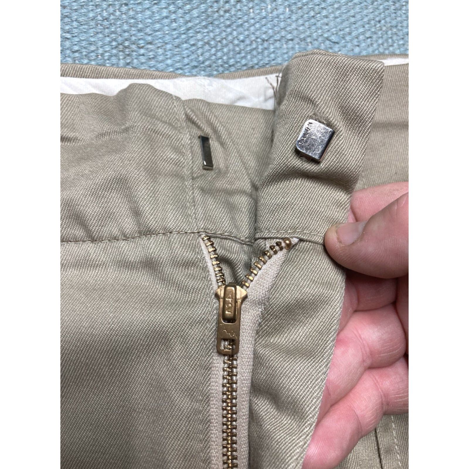 Vintage VINTAGE 1970s Bush Pocket Pants Chino Beige Khaki Wide Leg Zip 33x28 Mens Trousers Size US 33 - 5 Thumbnail