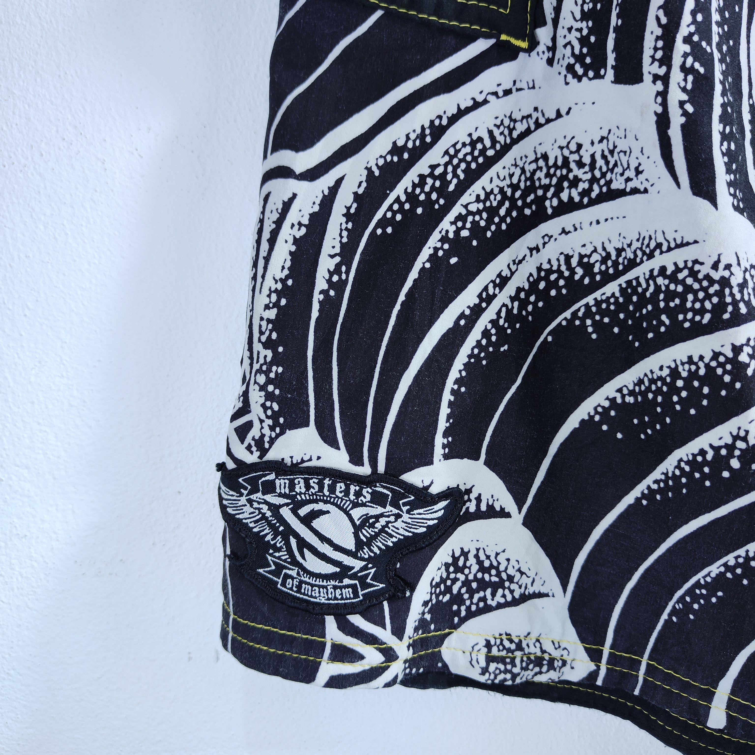 Lost Enterprises Lost Enterprises Board short Y2k Japan Samurai Size US 32 / EU 48 - 2 Thumbnail