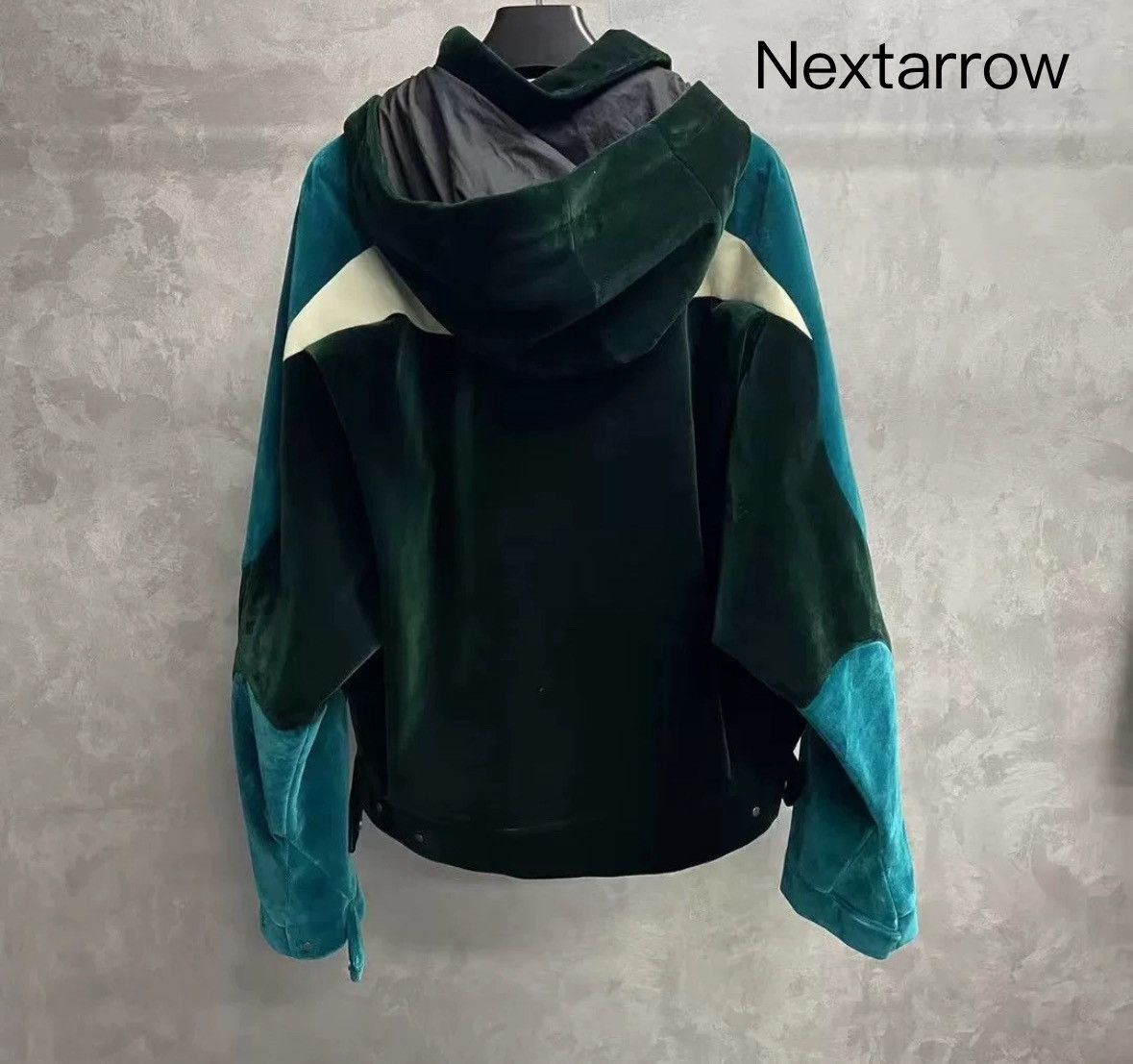 Louis Vuitton Louis Vuitton's latest printed suede color hooded jacket Size US XL / EU 56 / 4 - 2 Thumbnail