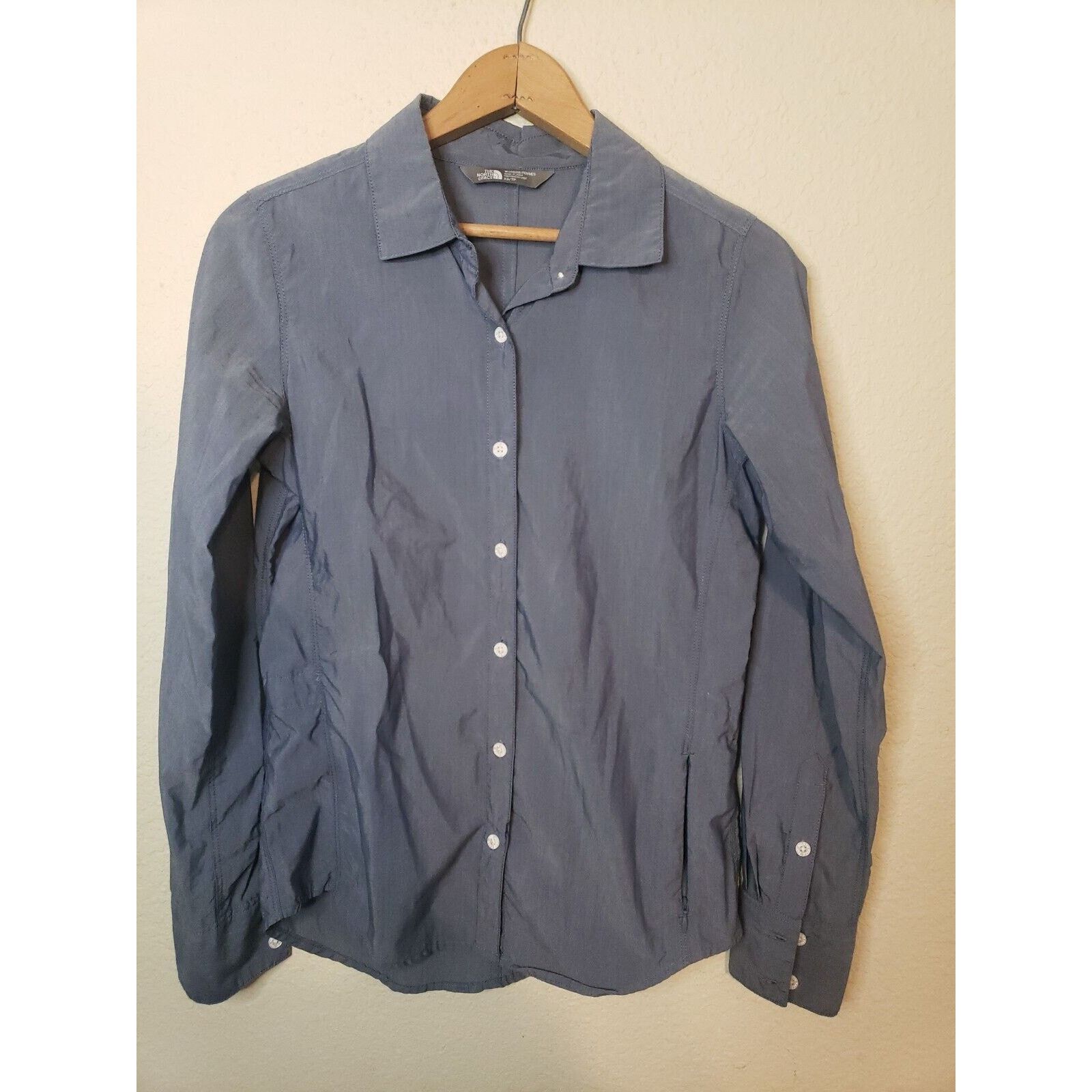 The North Face The North Face Women’s Blue Chambray Long Sleeve Top sz XS Size XS / US 0-2 / IT 36-38 - 1 Thumbnail