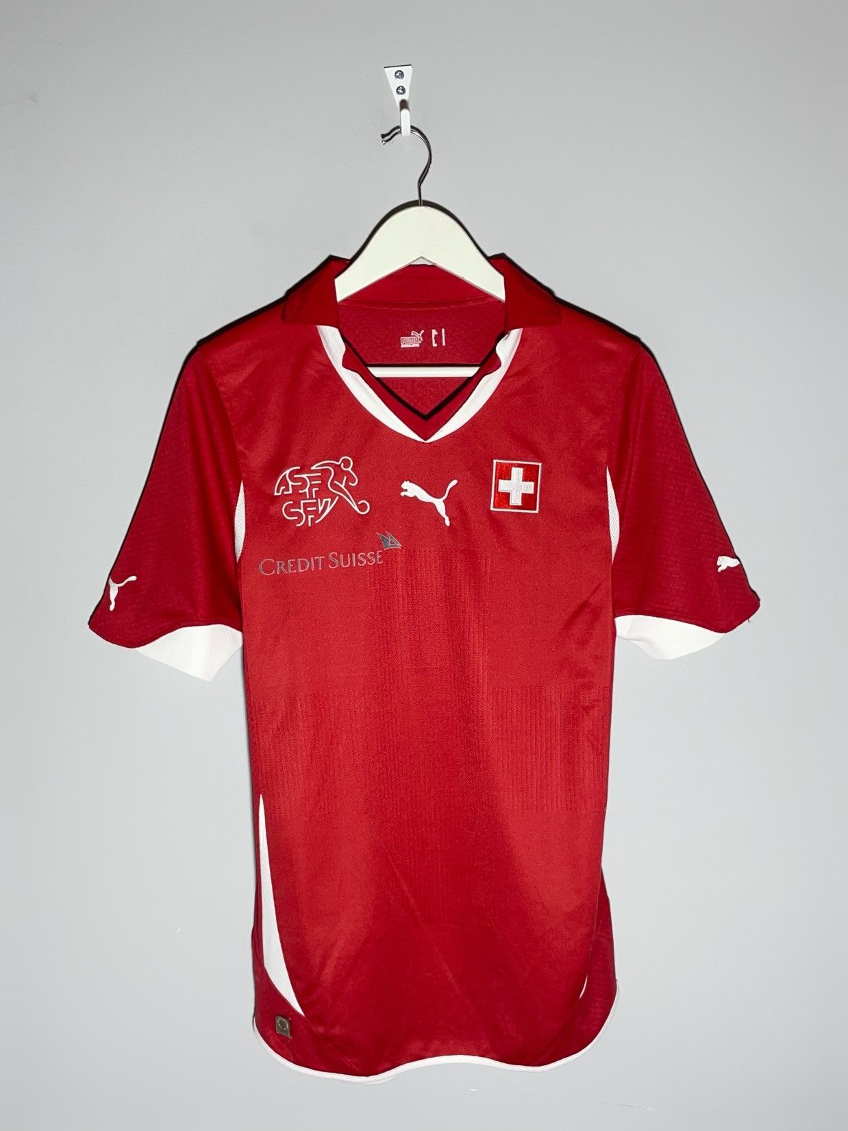 Puma #19 Behrami Switzerland Puma 2010 Home Football Shirt Size US S / EU 44-46 / 1 - 2 Thumbnail