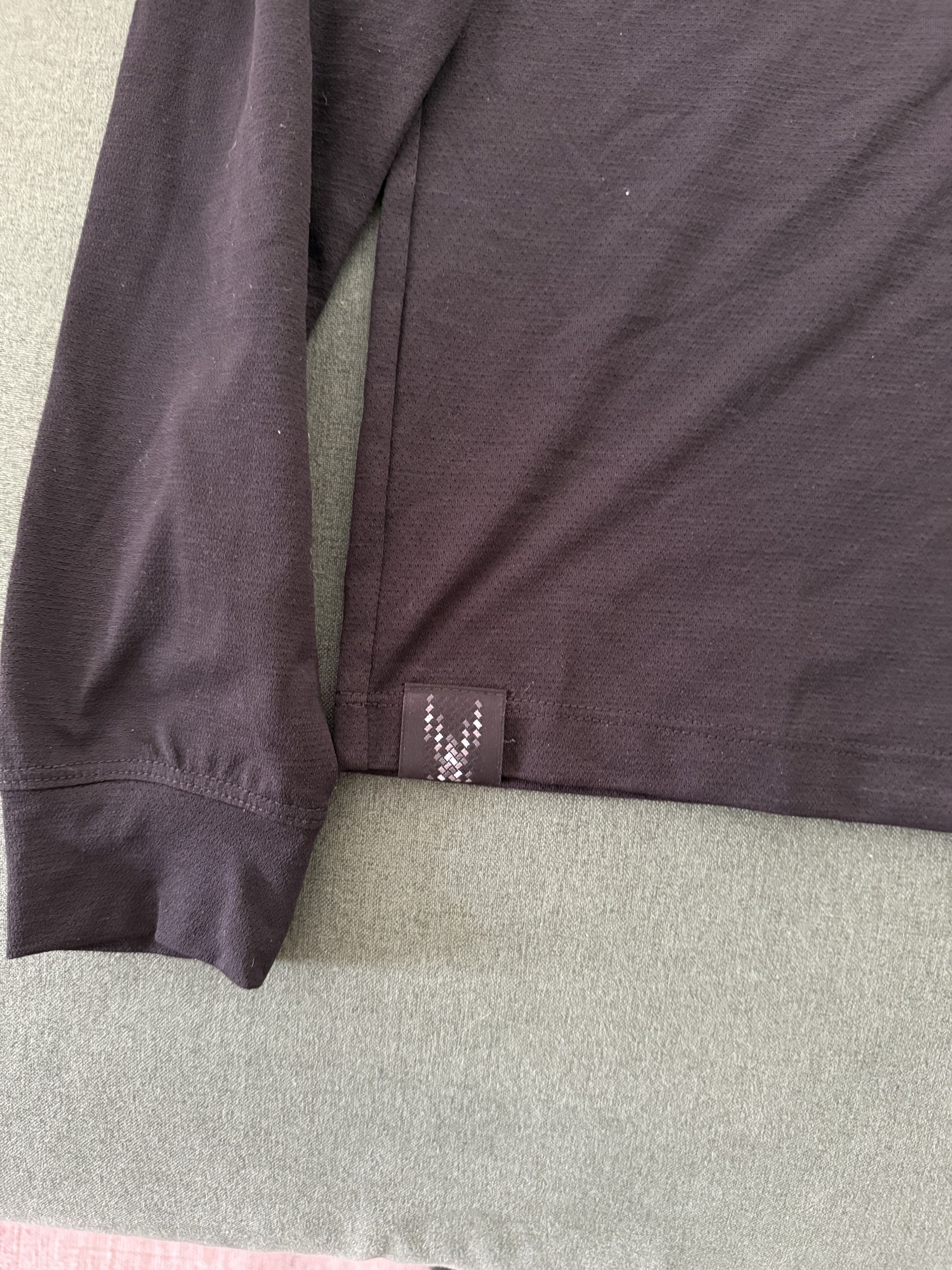 Outlier DP/Helix Longsleeve Size US XS / EU 42 / 0 - 4 Thumbnail