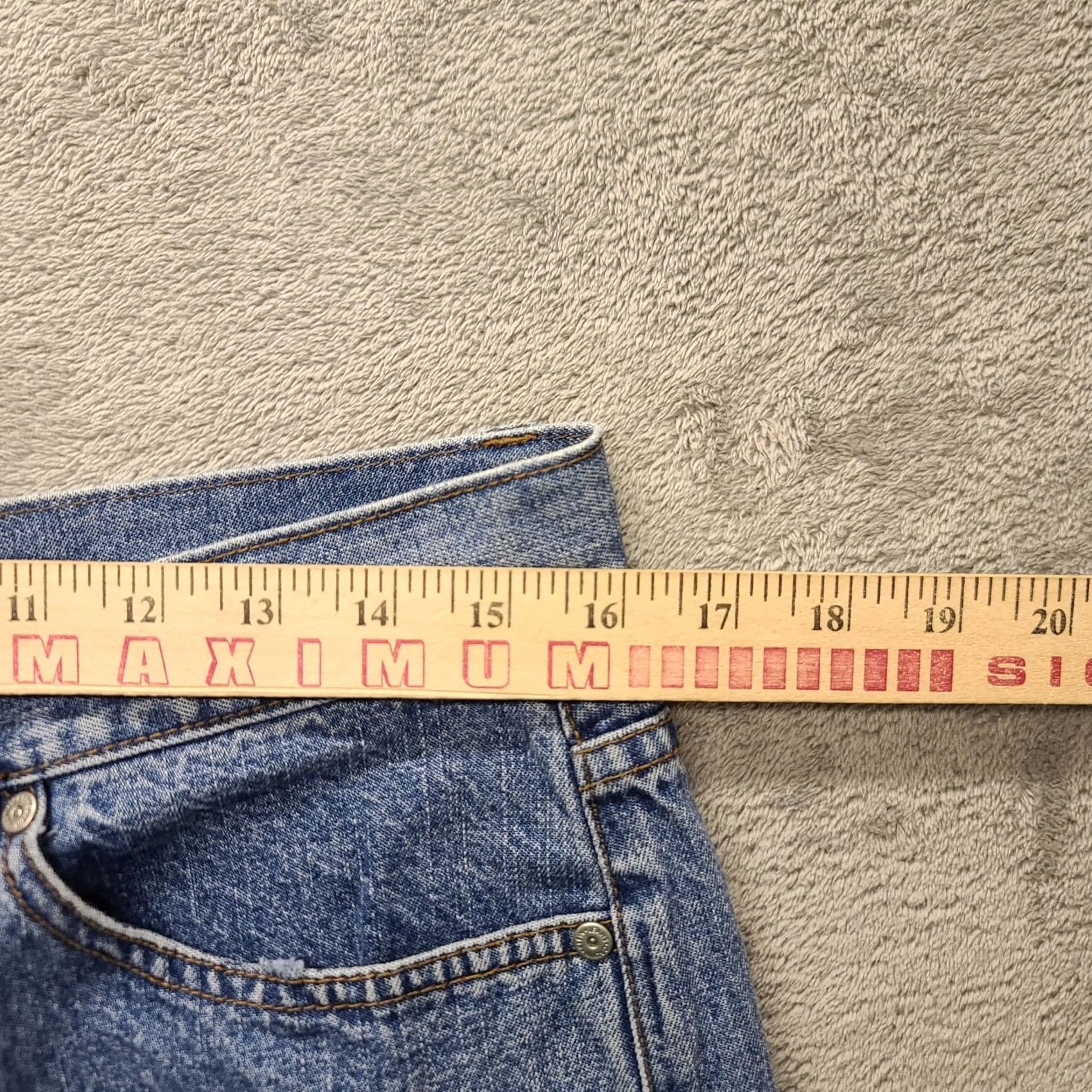 Calvin Klein Calvin Klein Mom Shorts Womens 12 Blue Denim High Rise 90s Y2K Cotton Casual Denim Shorts Womens 90s Mens? Size 34" / US 12 / IT 48 - 3 Thumbnail